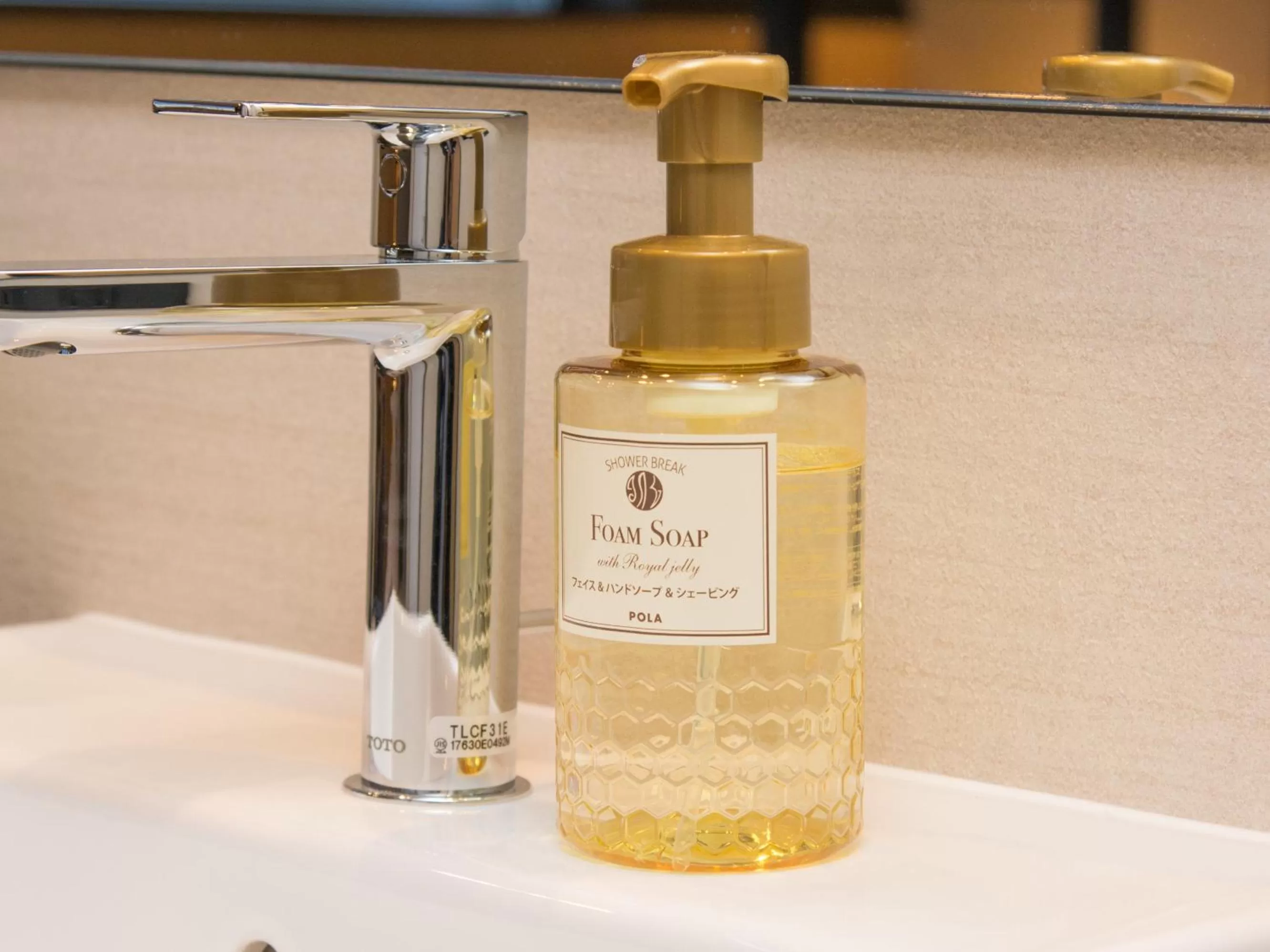 Decorative detail in HATAGO INN Kansai Airport