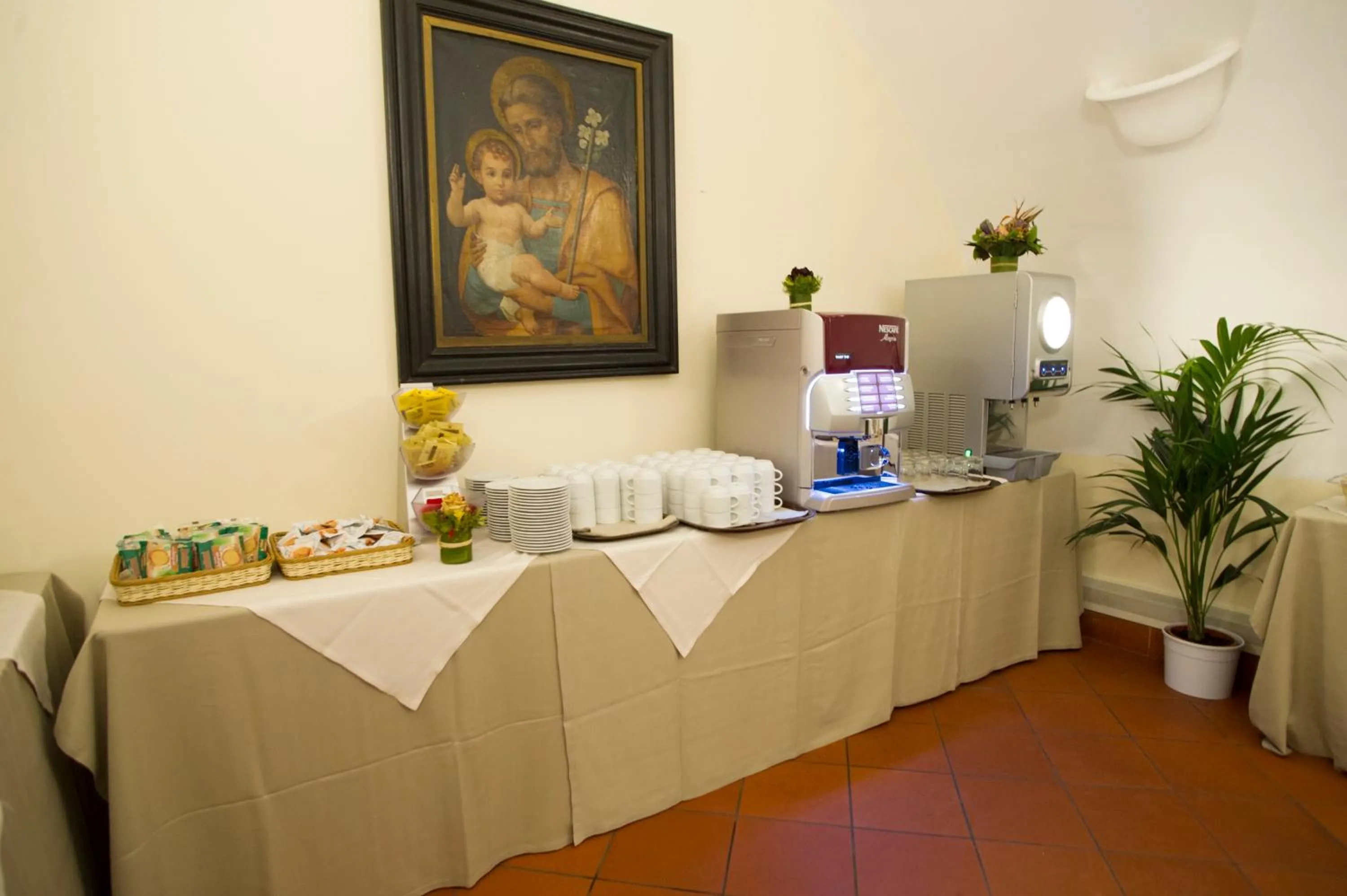 Coffee/tea facilities in Domus Sessoriana