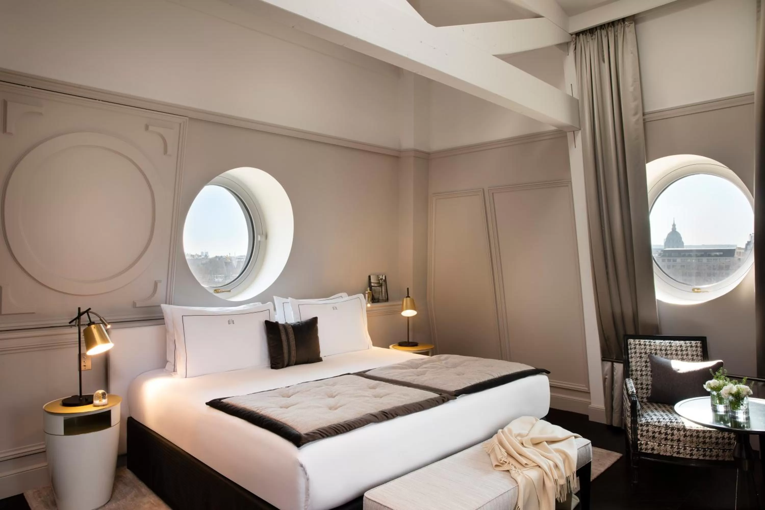 View (from property/room), Bed in Le Damantin Hôtel & Spa