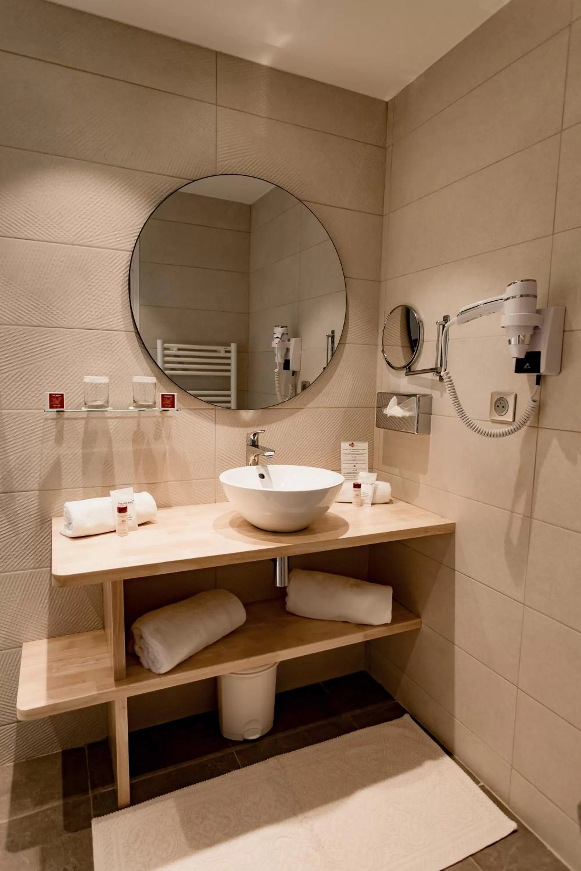 Bathroom in Hôtel Les Corallines - Thalasso & Resort