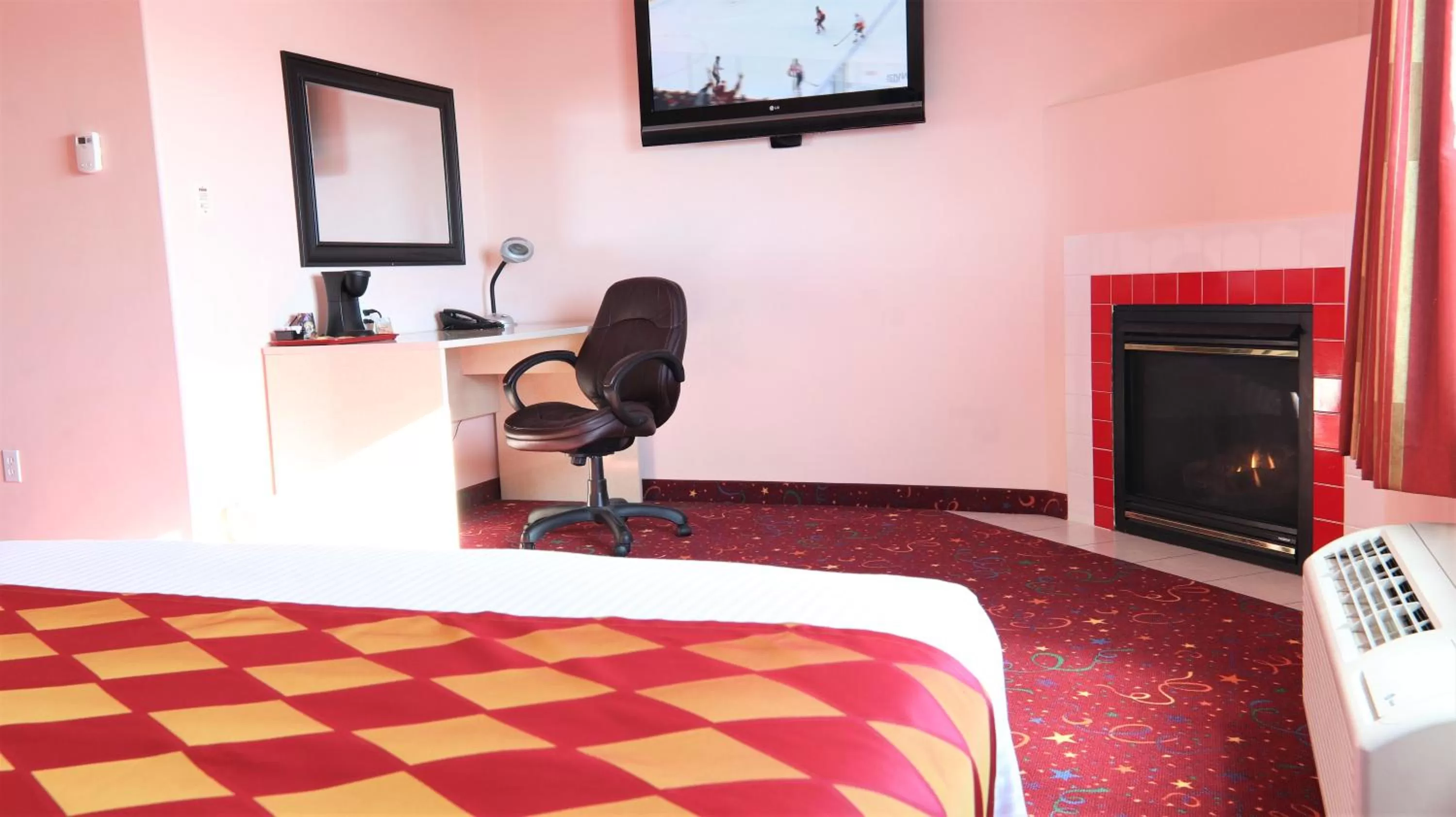 Bed in Crystal Star Inn Edmonton Airport with free shuttle to and from Airport