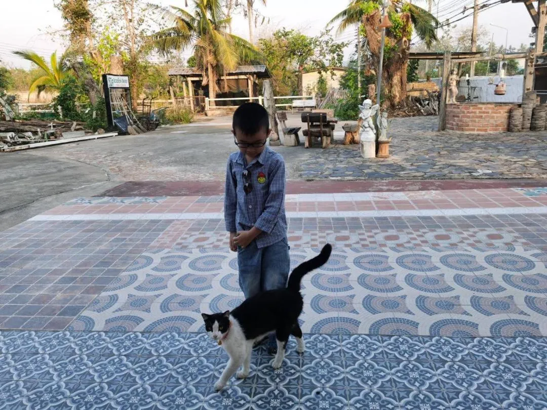 Scenic Riverside Resort