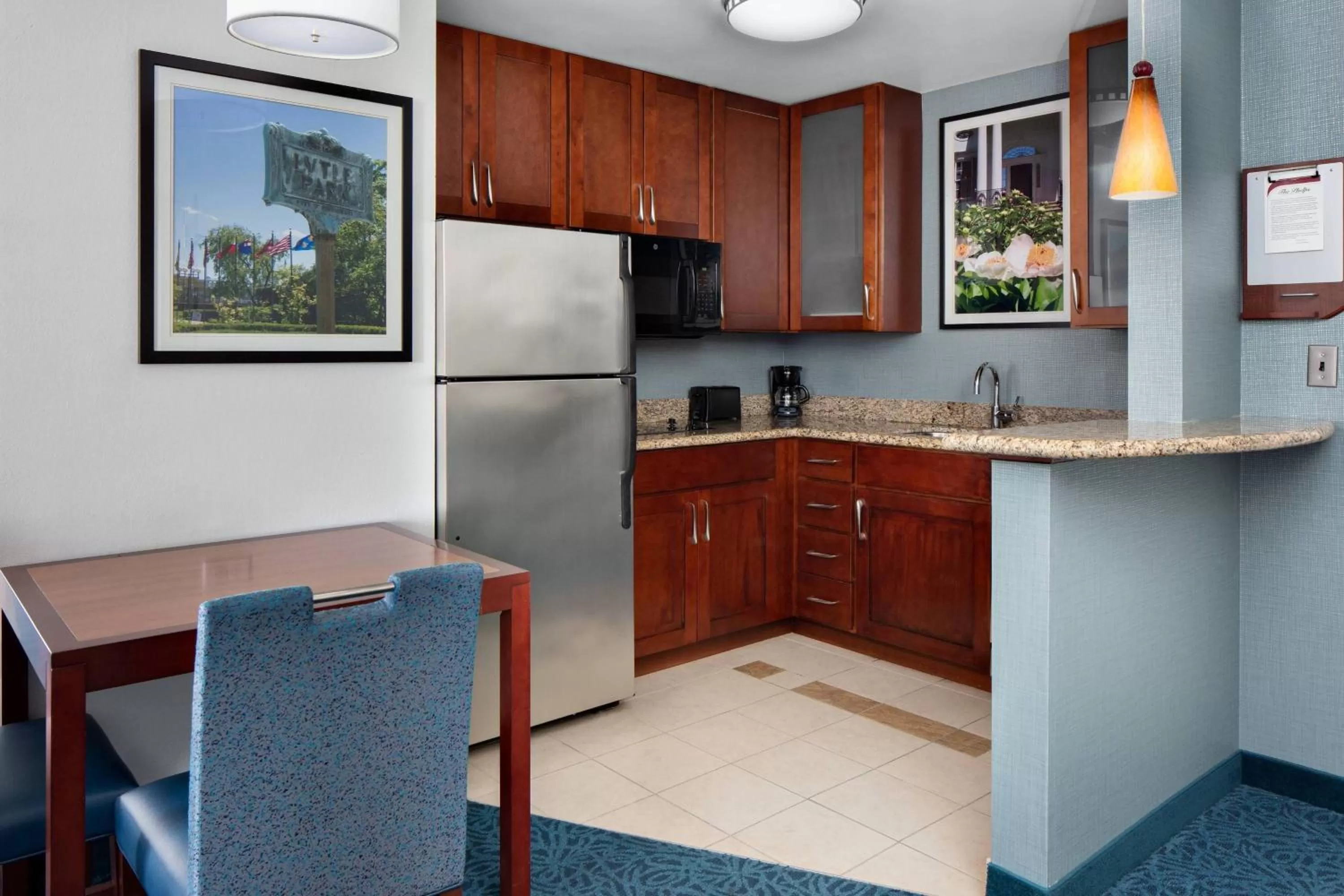 Bedroom in Residence Inn by Marriott Cincinnati Downtown/The Phelps