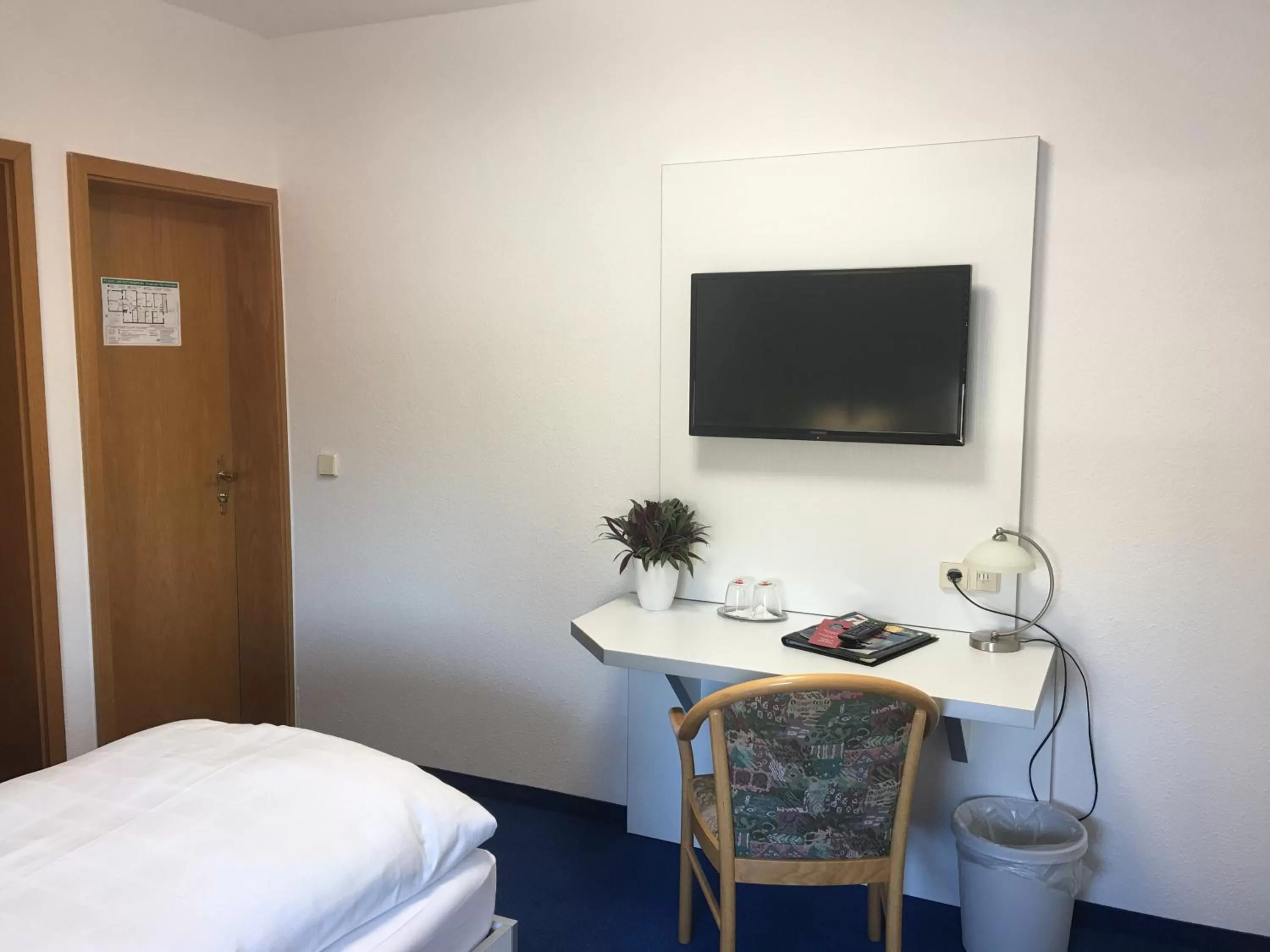 Photo of the whole room, Bed in Hotel & Restaurant Park Cafe ISA