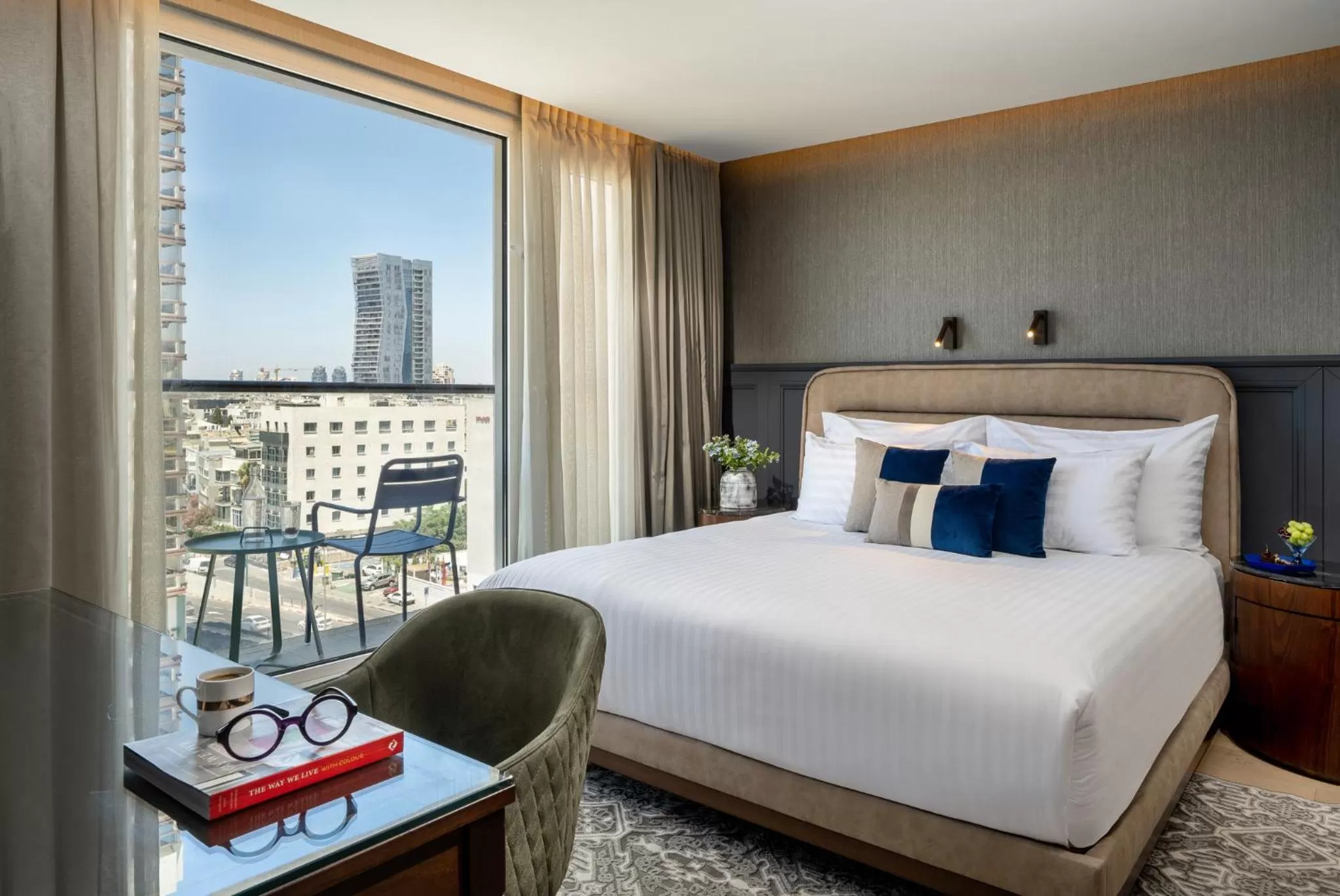 Bedroom, Bed in Crowne Plaza Tel Aviv Beach by IHG