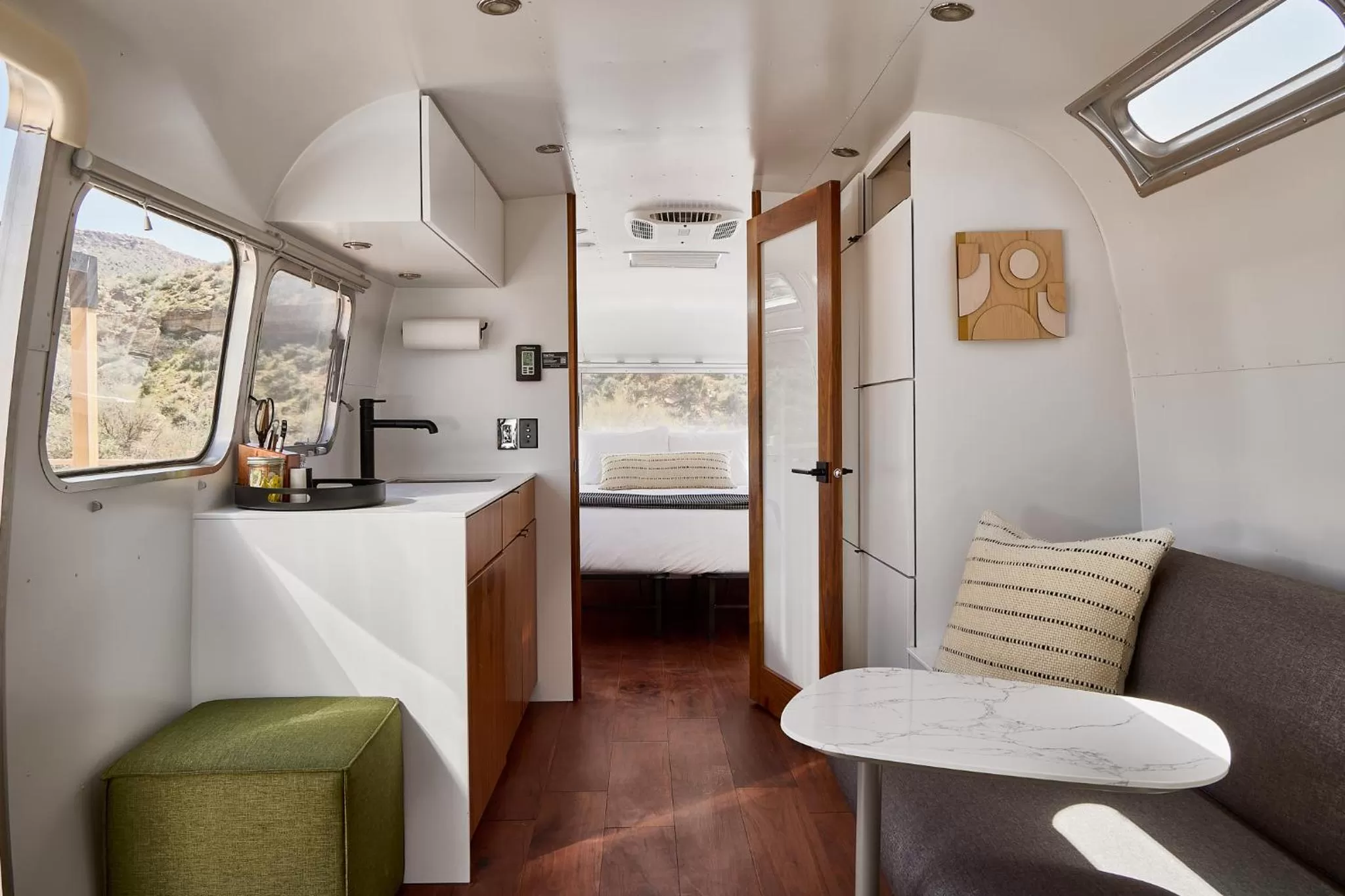 Kitchen or kitchenette, Bed in AutoCamp Zion