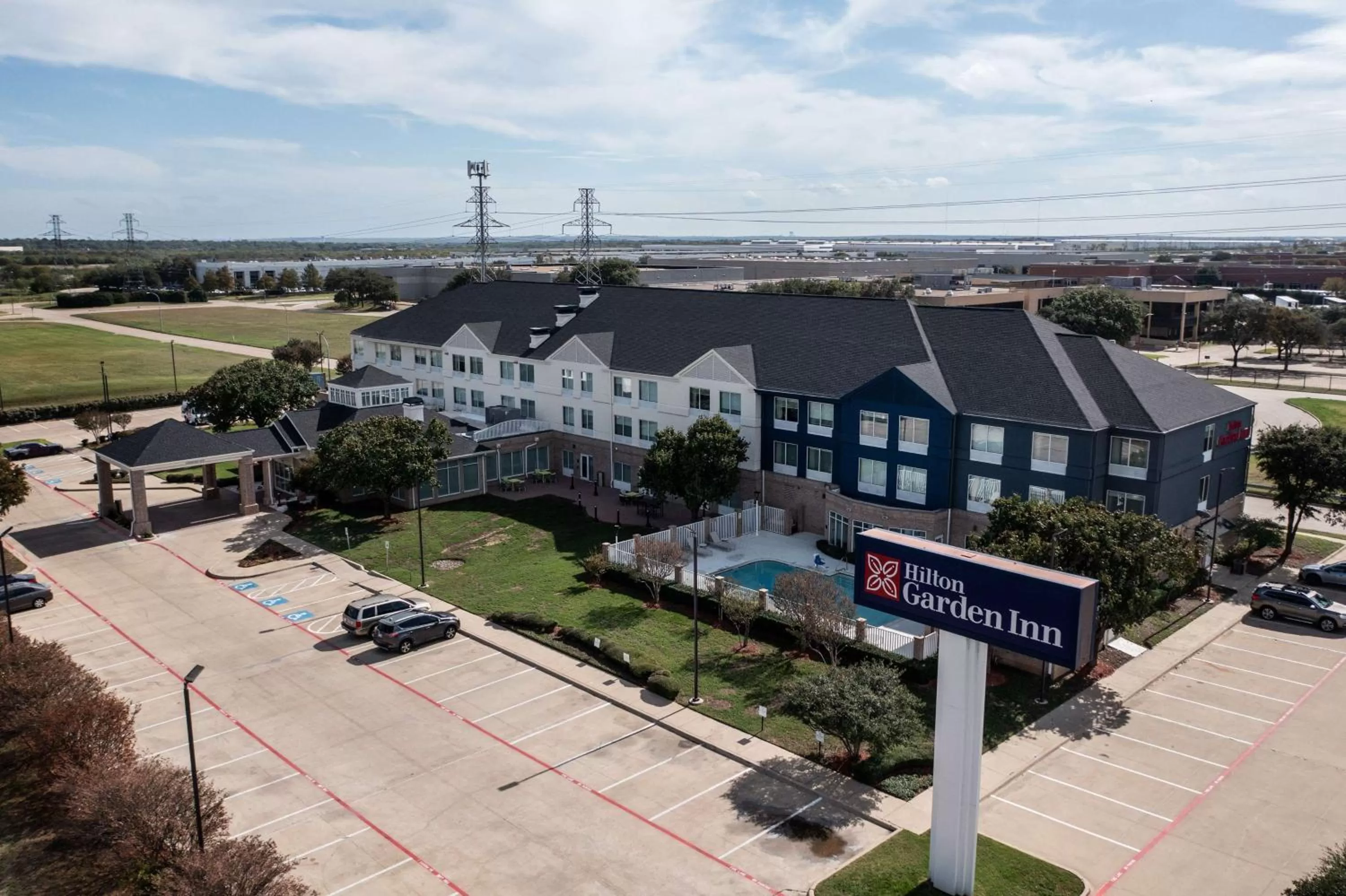 Property building in Hilton Garden Inn Fort Worth/Fossil Creek