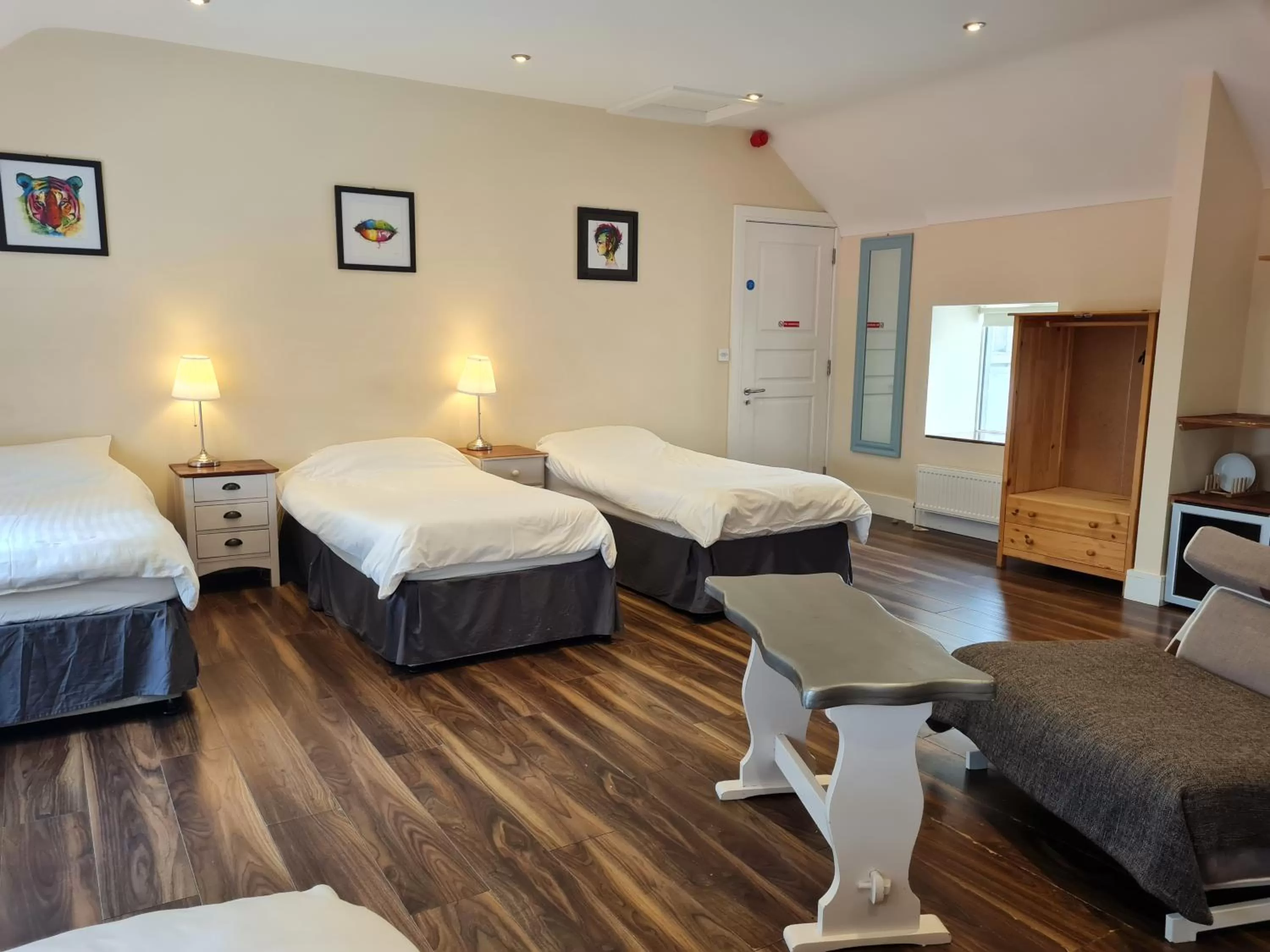 Bed in Ridge-Rock Accommodation