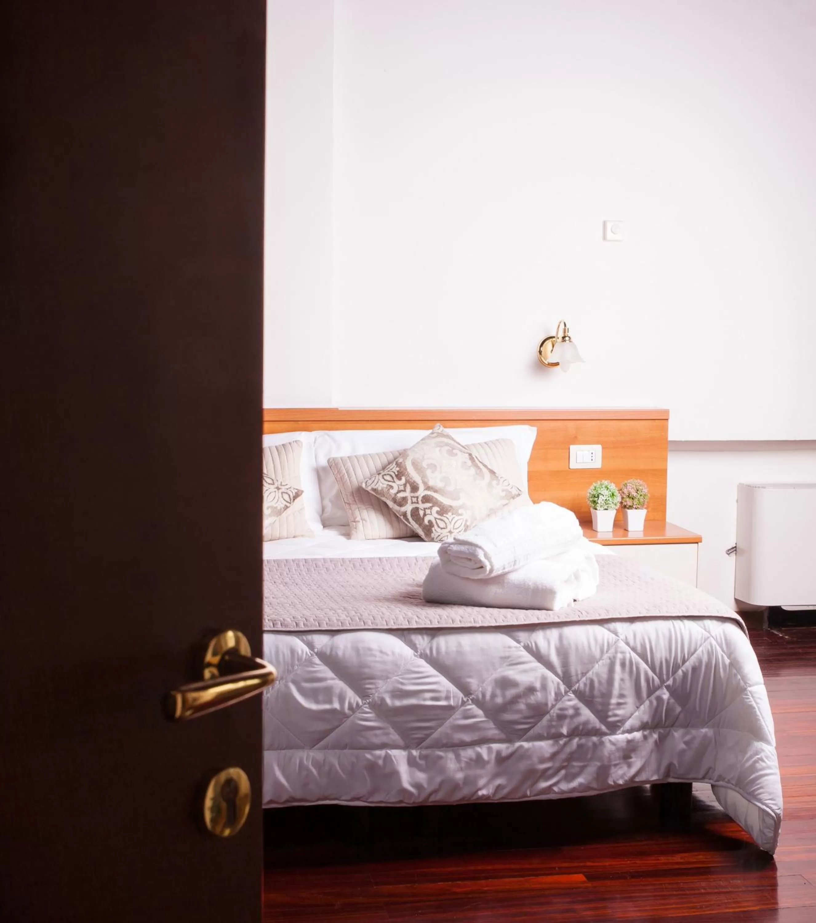 Bed in Hotel Ares Milano