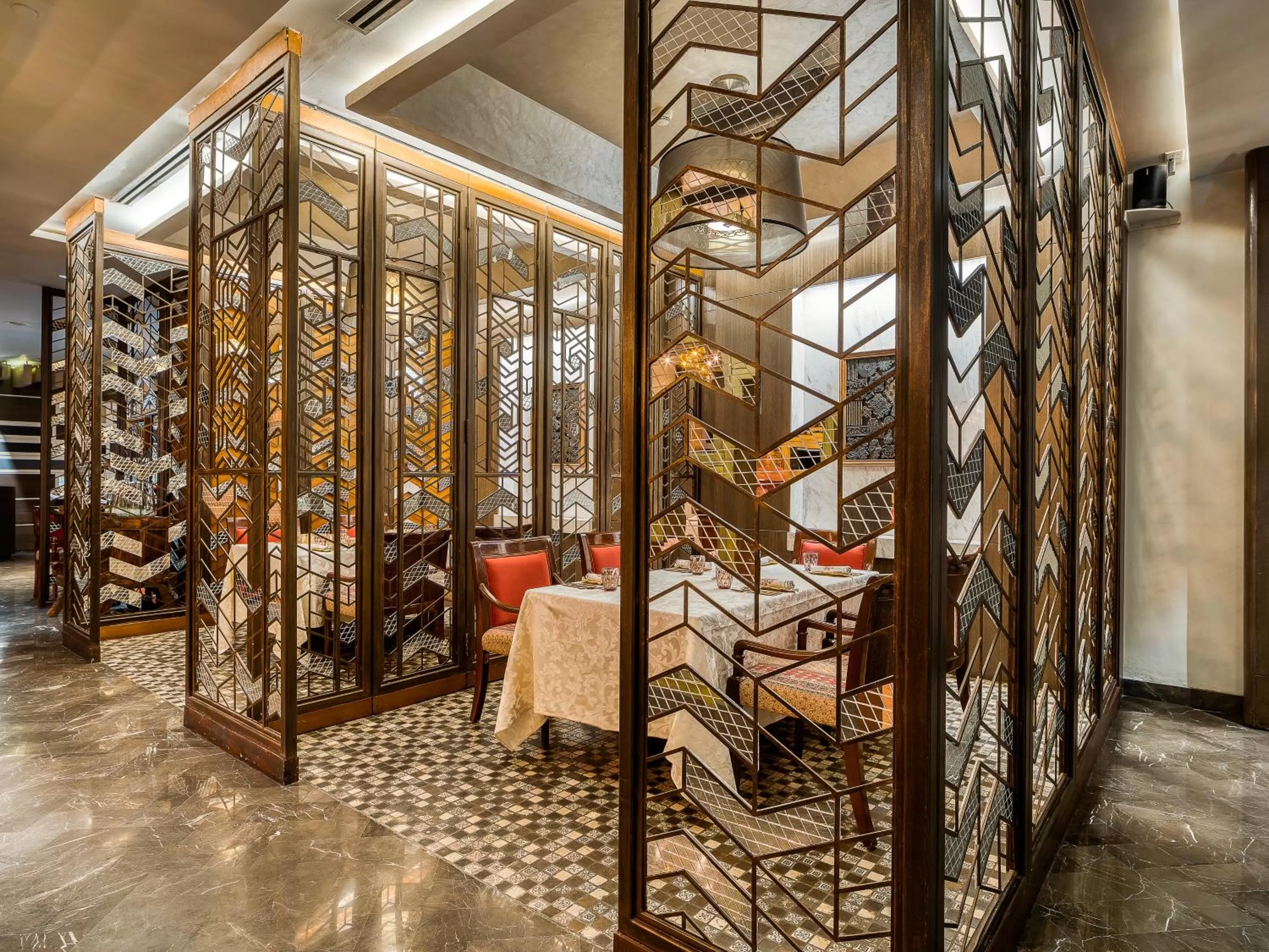 Restaurant/places to eat, Bed in Hyatt Regency Ahmedabad