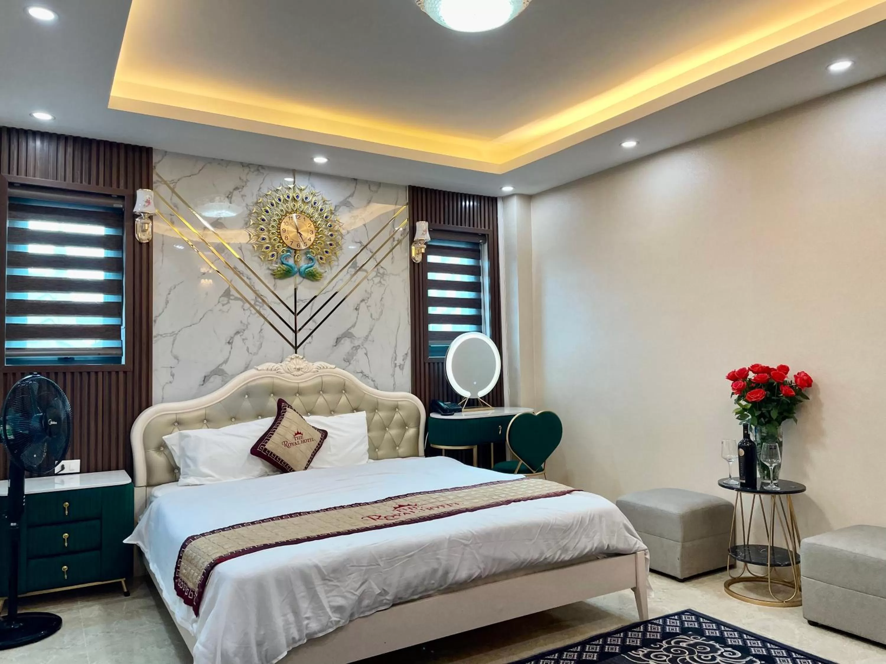 Bed in The Royal Hotel Near West Lake