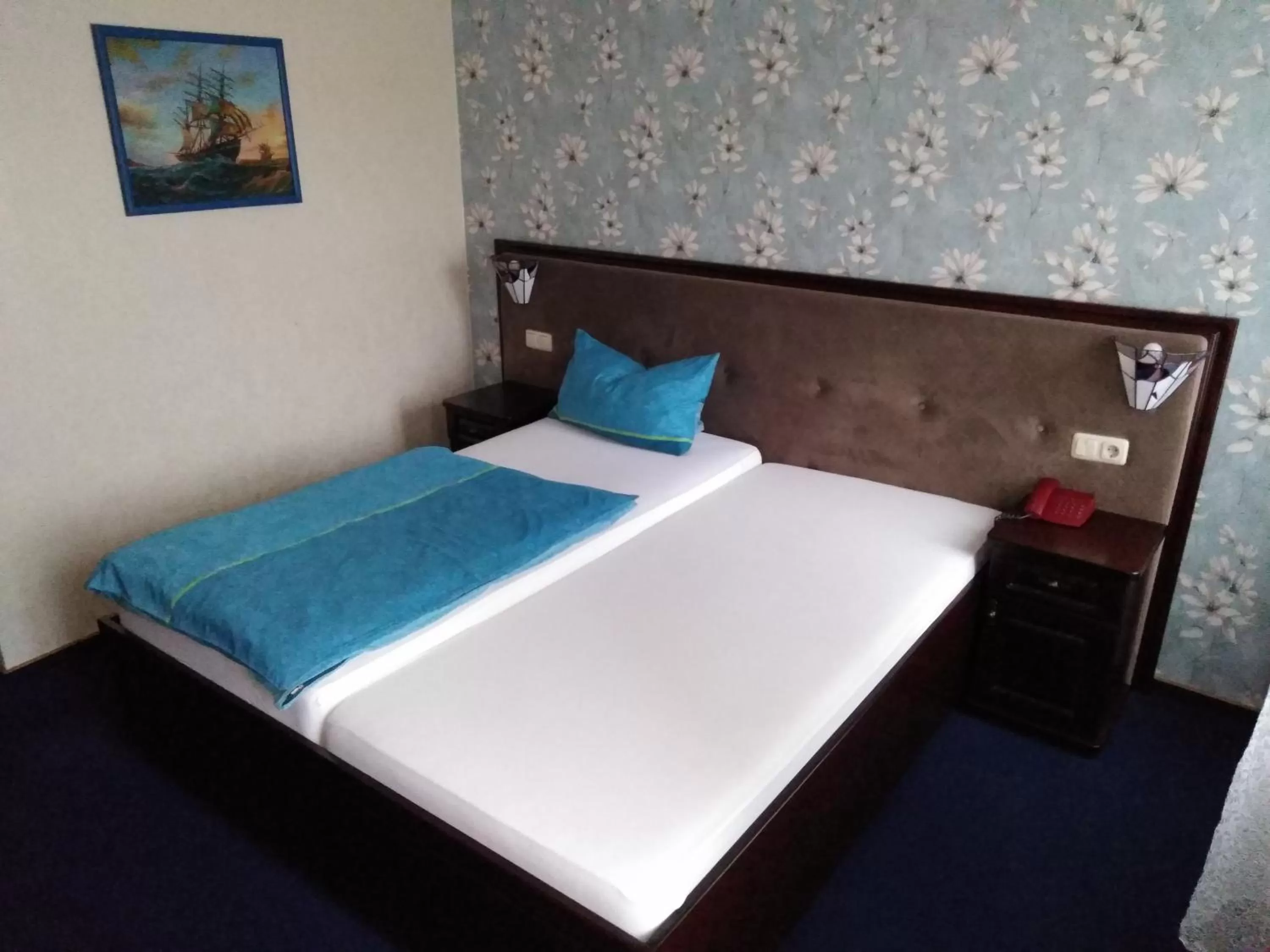 Property building, Bed in Hotel Stadt Lügde