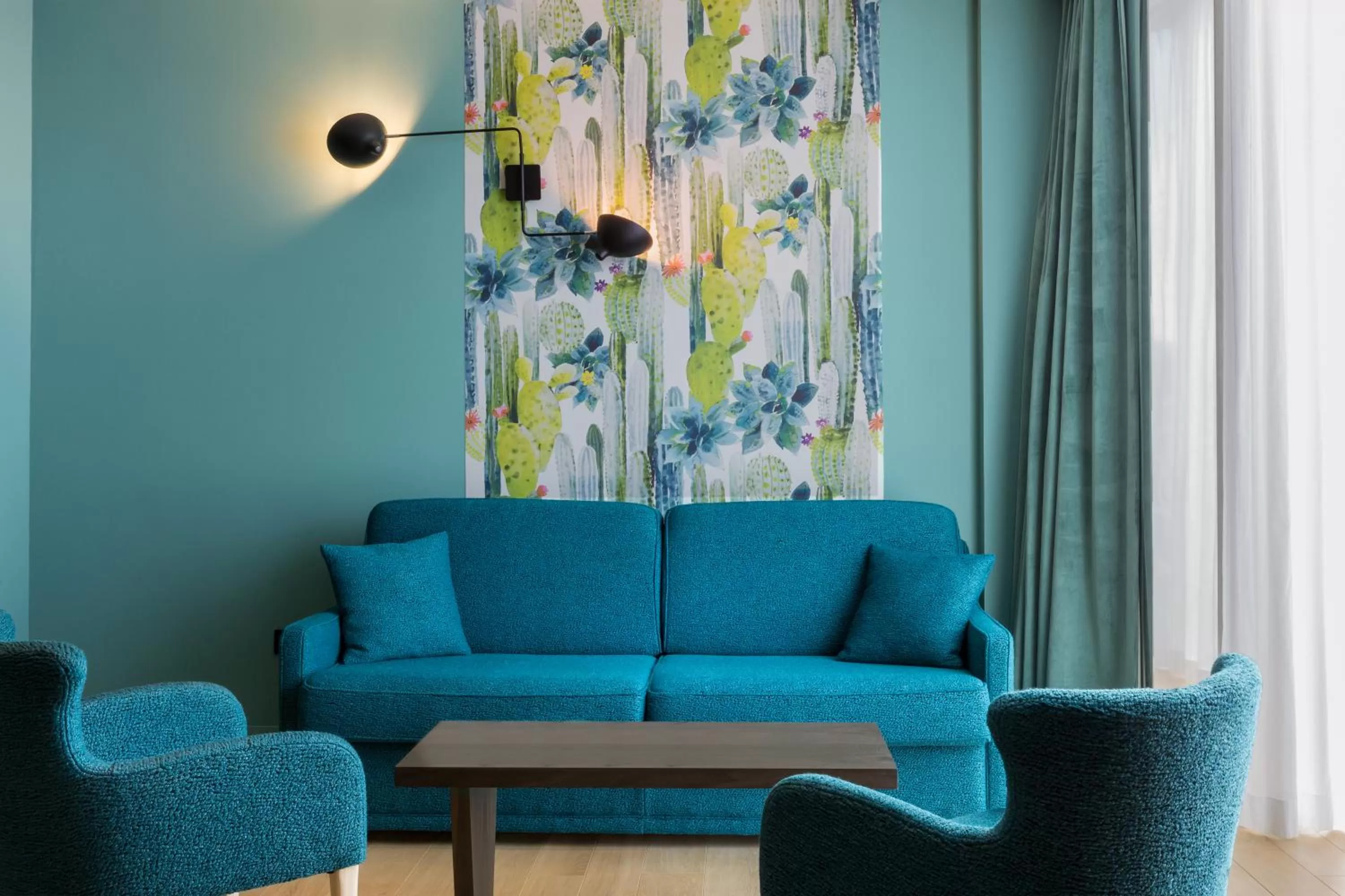 Photo of the whole room in Hotel L'Arbre Voyageur - LILLE