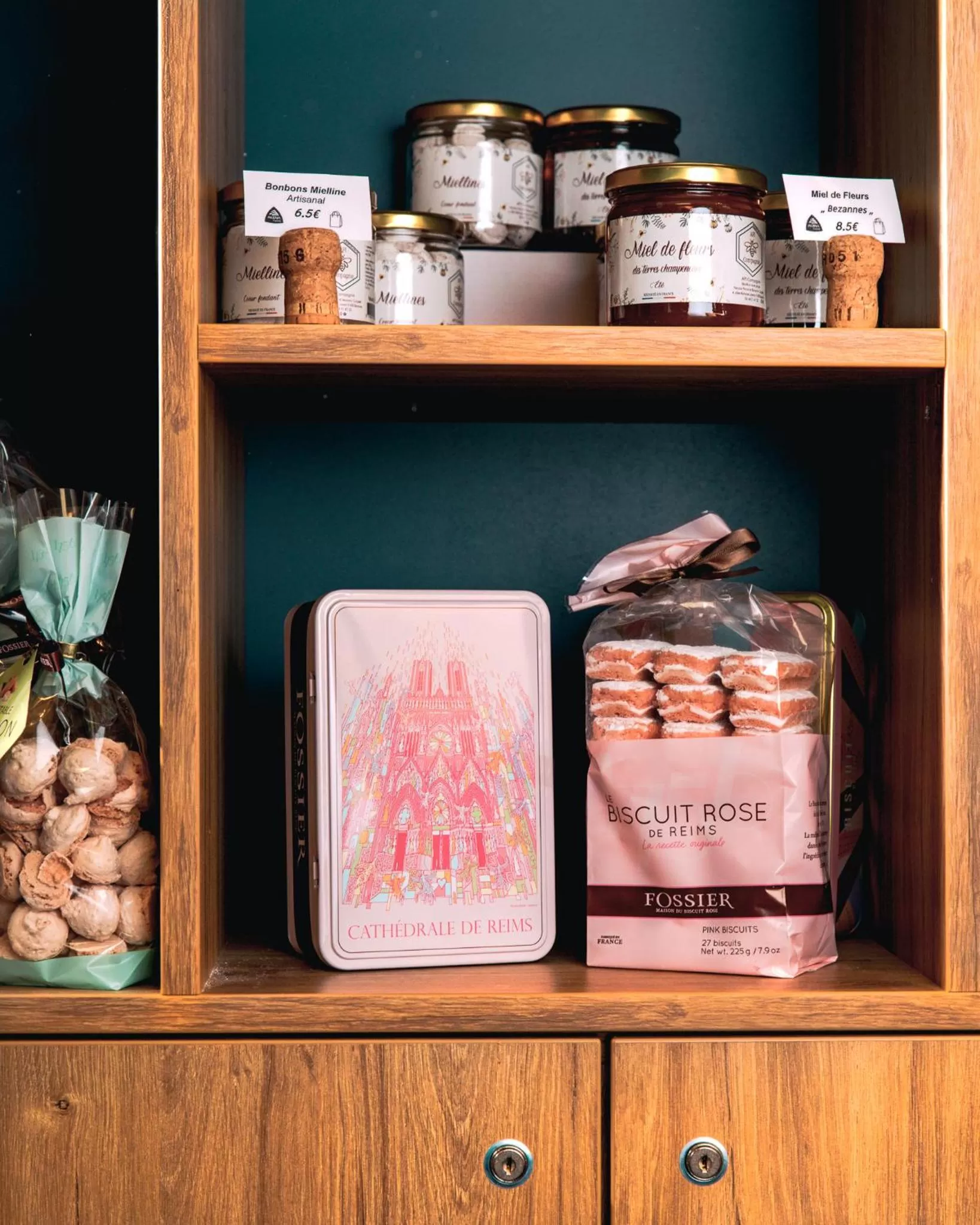 On-site shops in Hôtel Akena Reims Bezannes