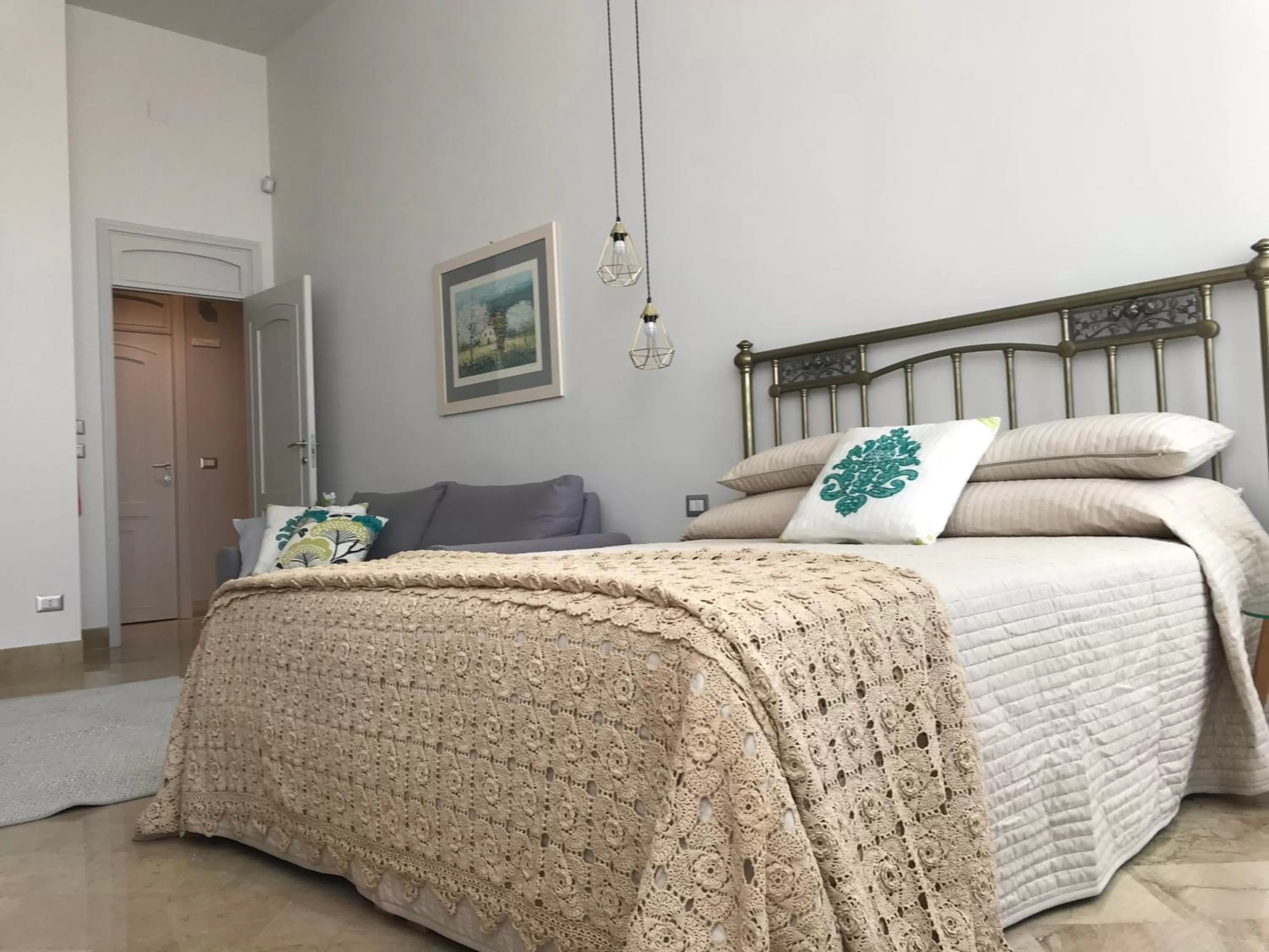 Decorative detail, Bed in B&B Questa casa non e'un albergo