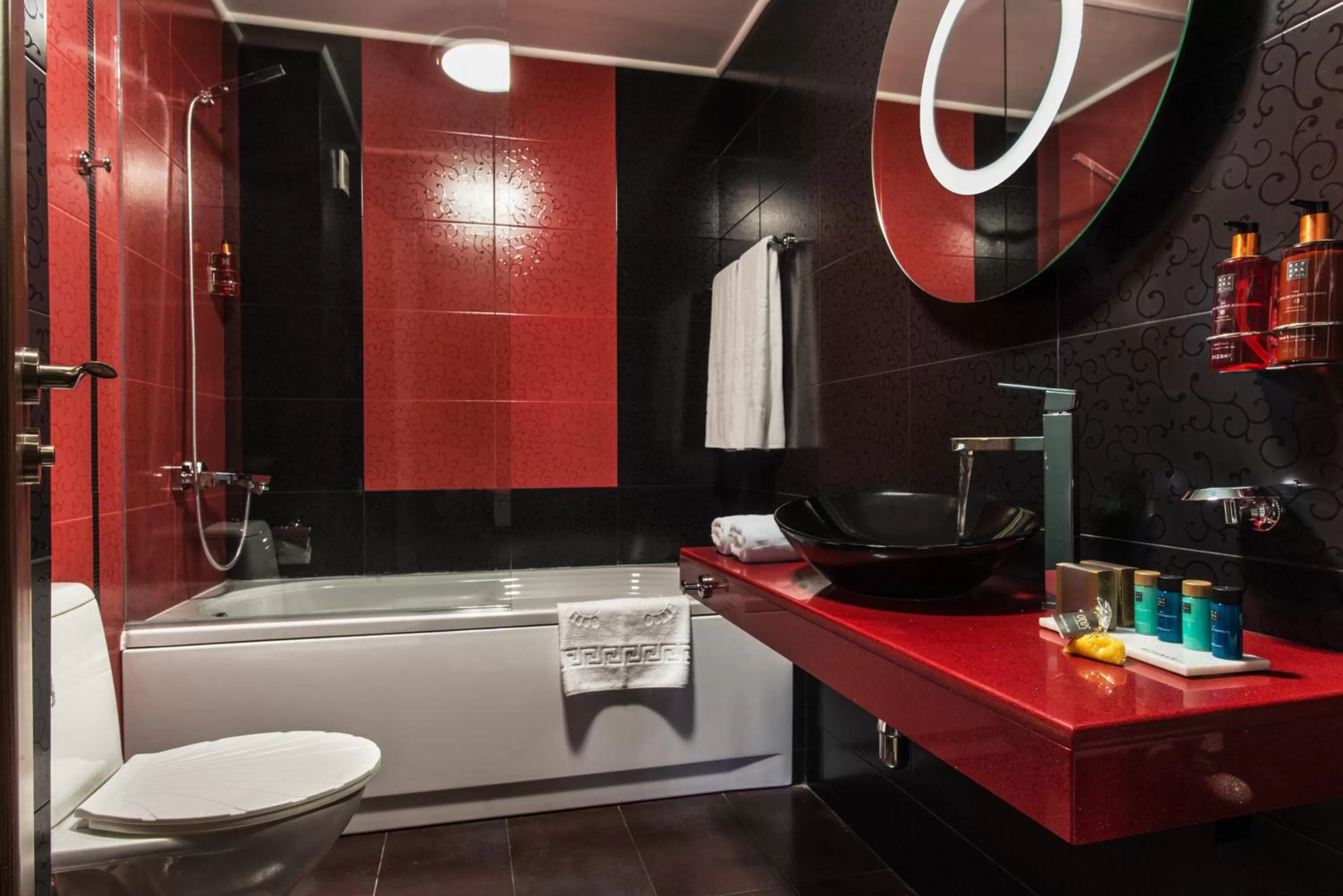 Shower in Ores Boutique Hotel