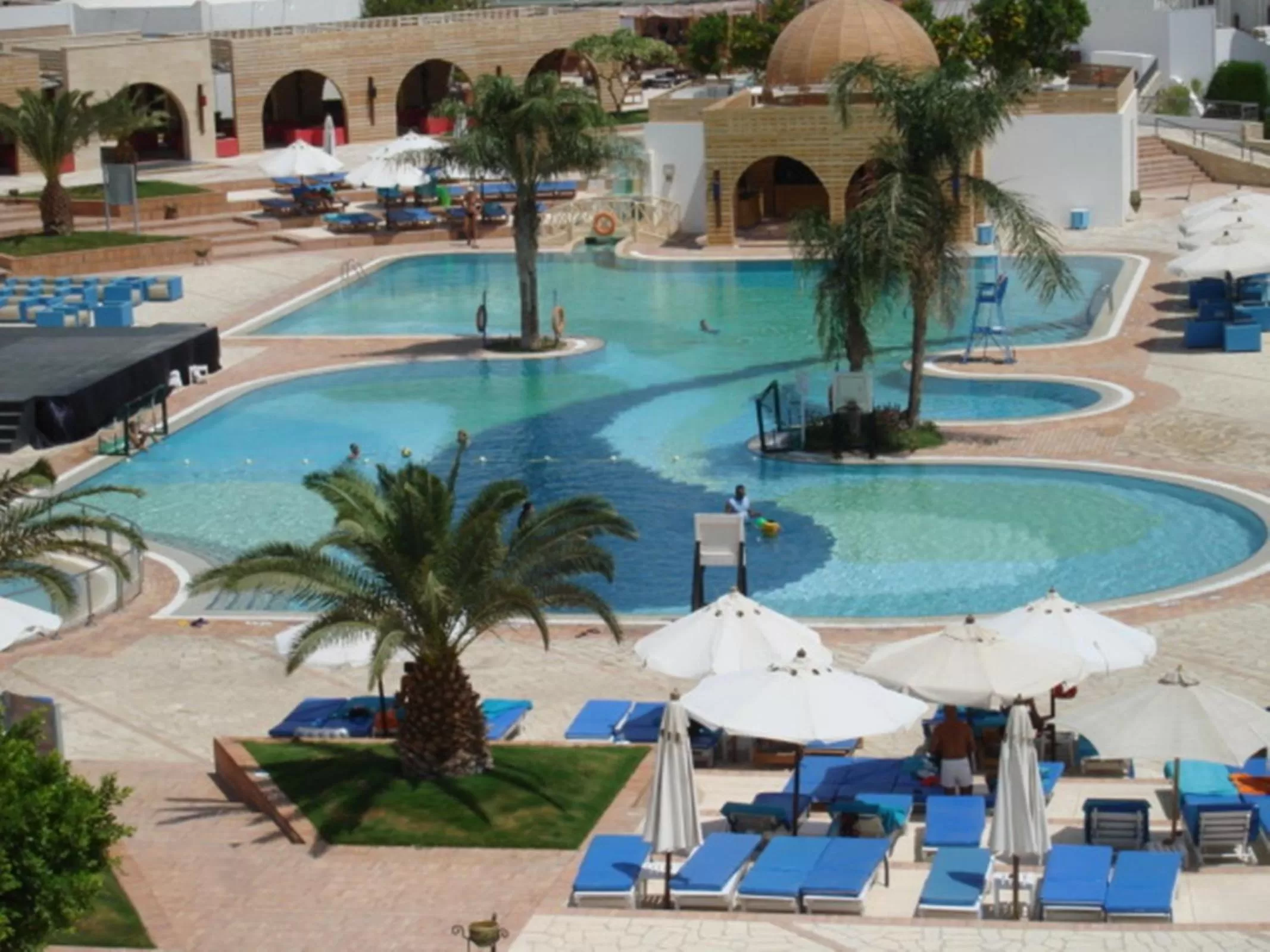 Swimming pool in Mercure Hurghada Hotel