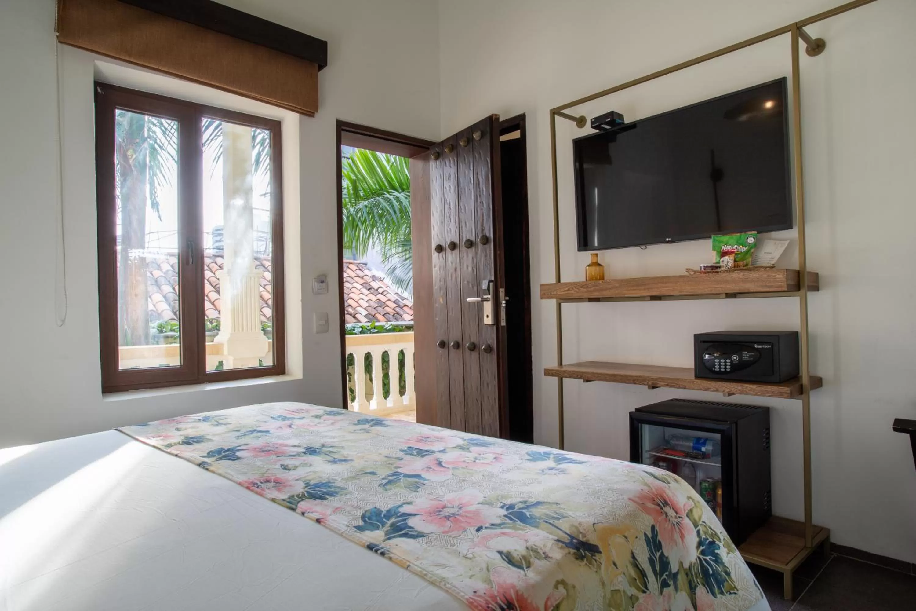 TV and multimedia, Bed in Soy Local Insignia