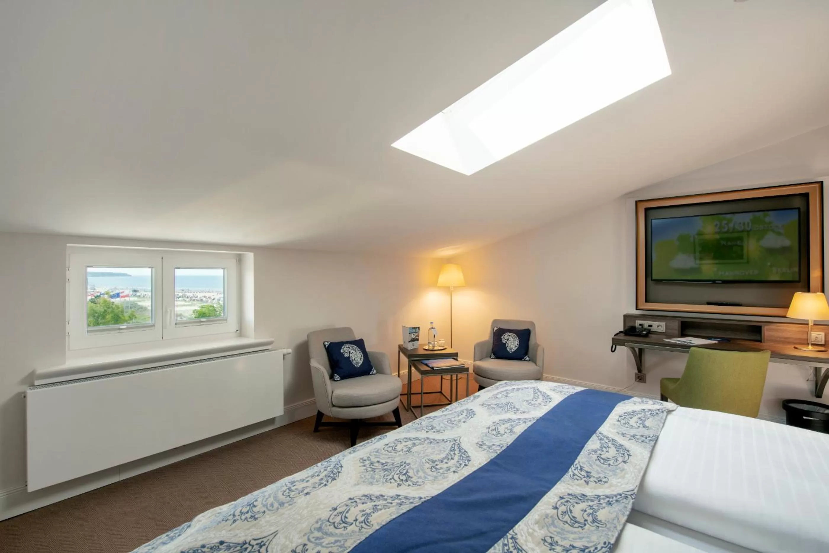 Photo of the whole room, Bed in Hotel Am Leuchtturm