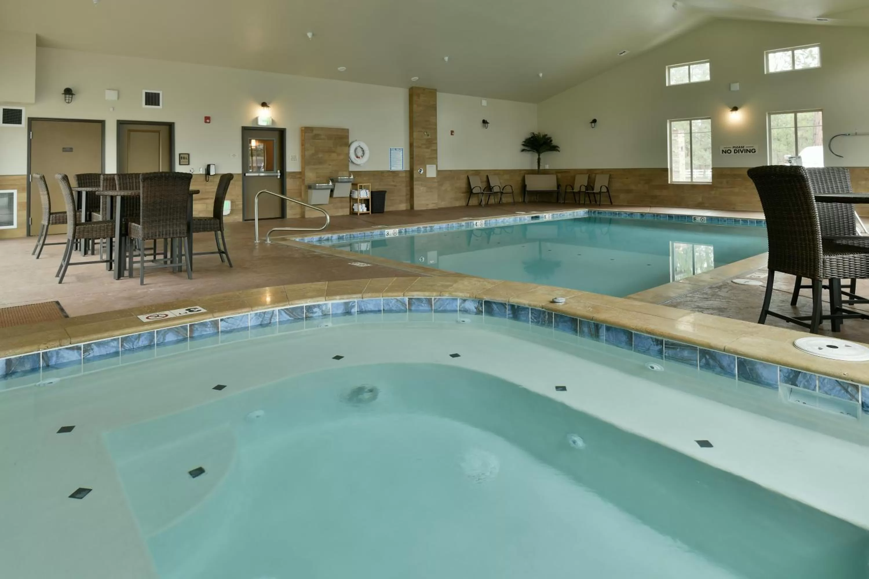 Hot Tub in GrandStay Hotel & Suites