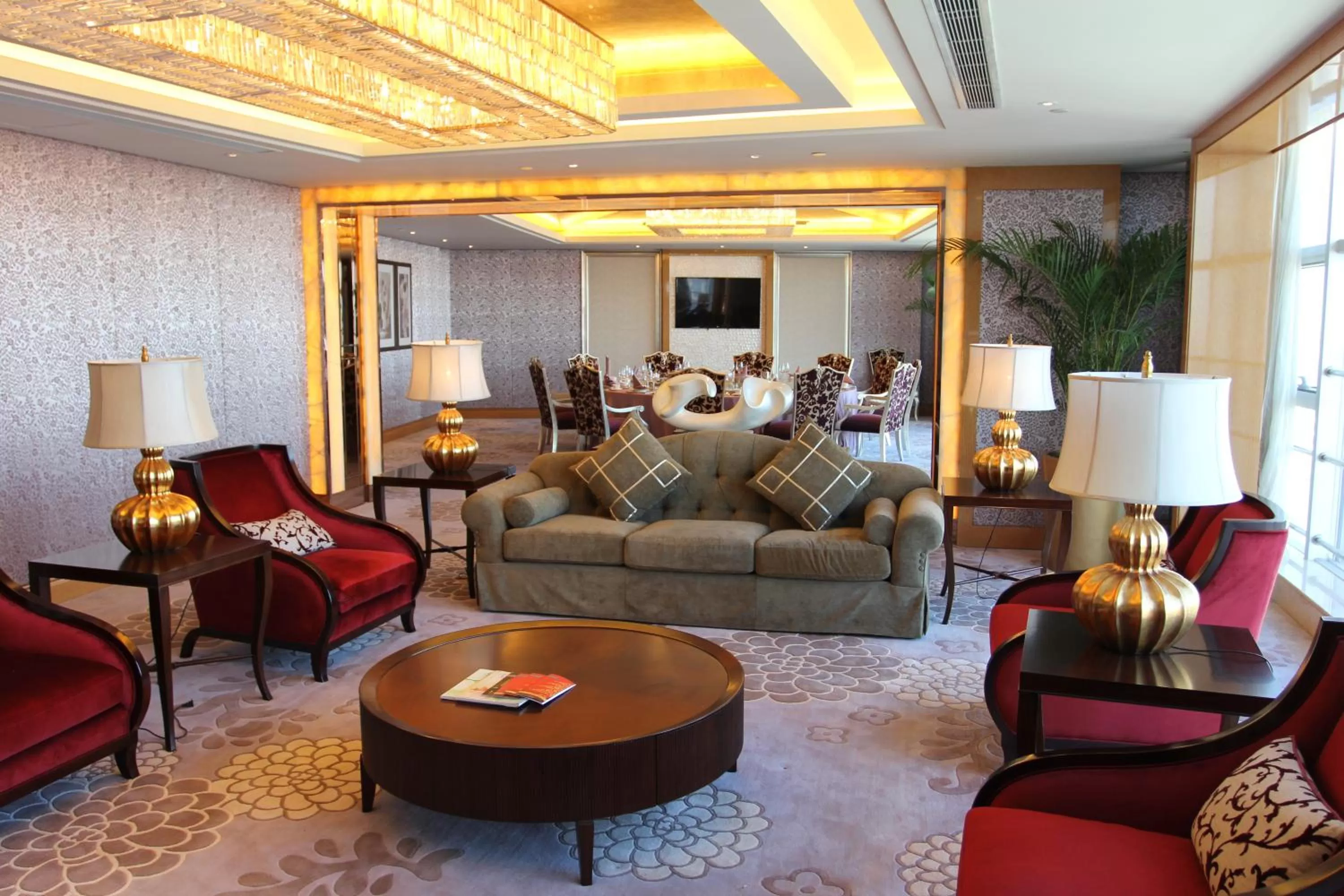 Photo of the whole room in Pullman Linyi Lushang