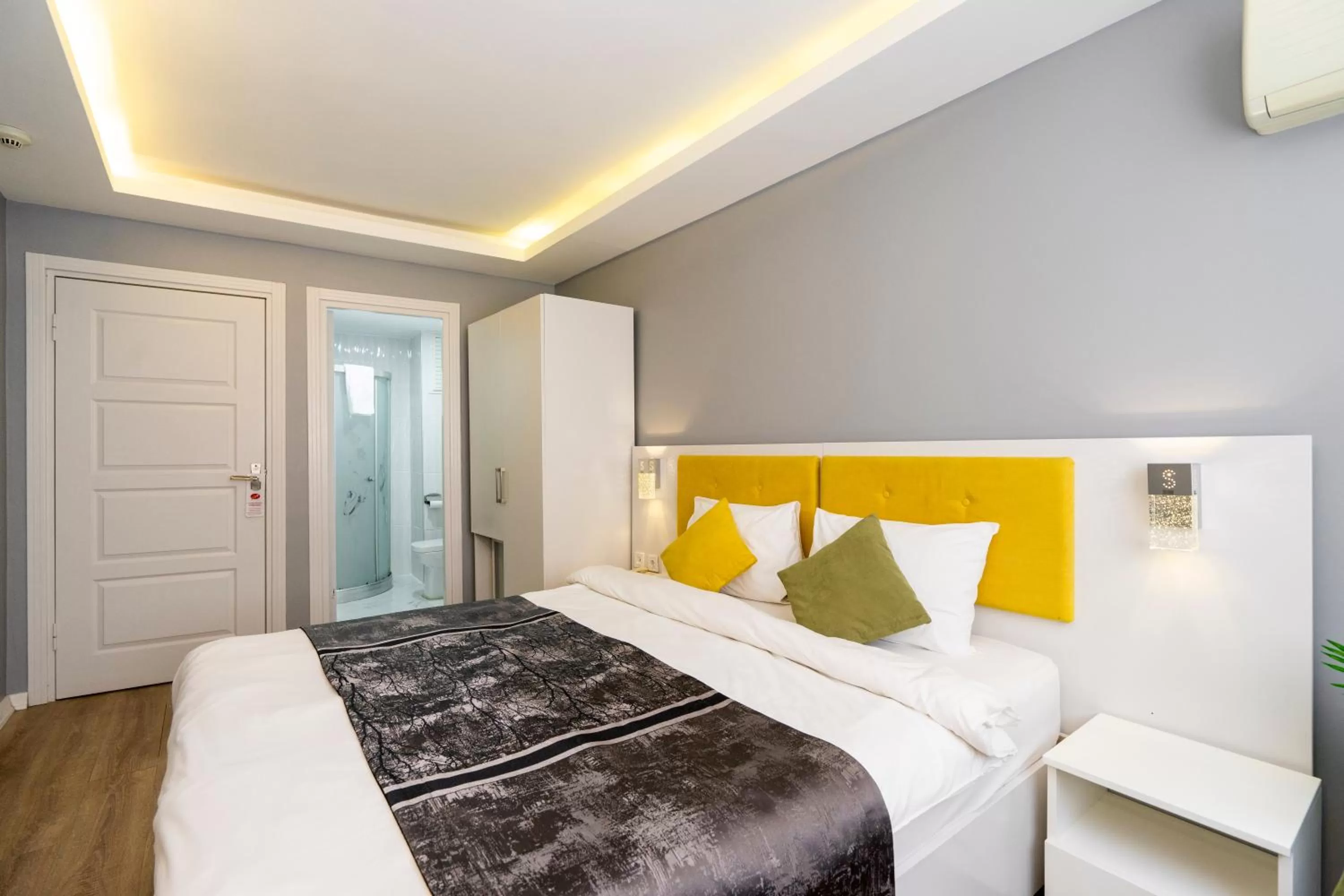 Deluxe Double or Twin Room in Sayeban Gold Hotel