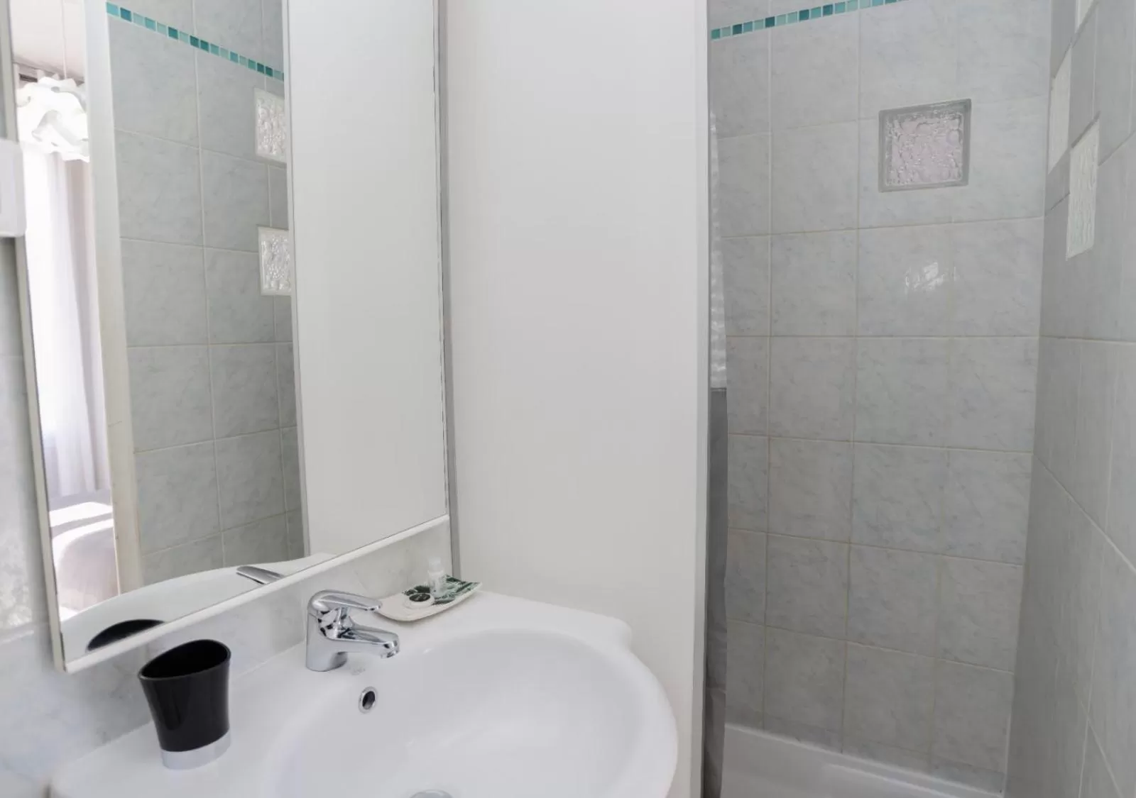 Shower in Hostellerie LE PANEL