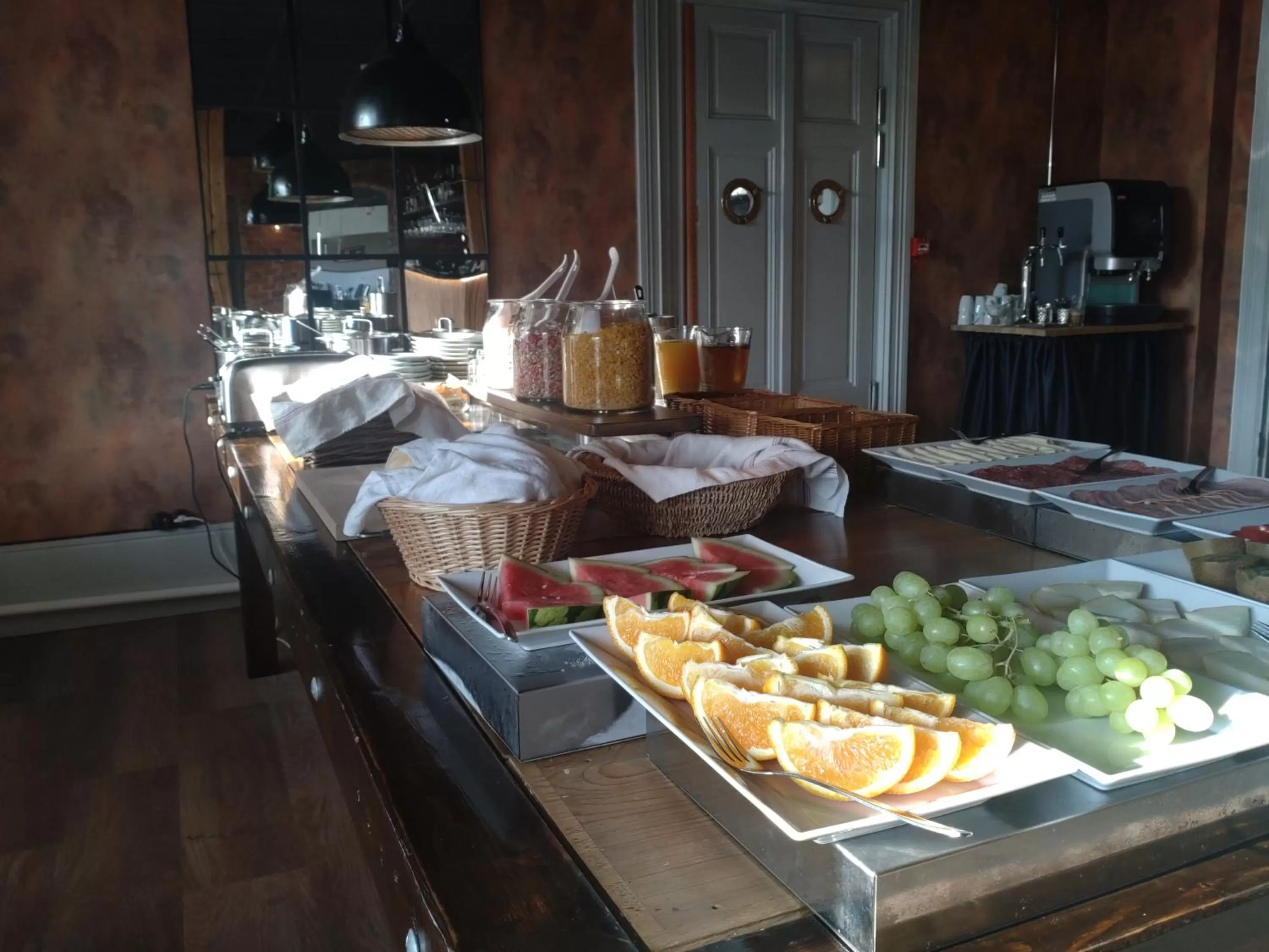 Restaurant/places to eat in Hotell Temperance