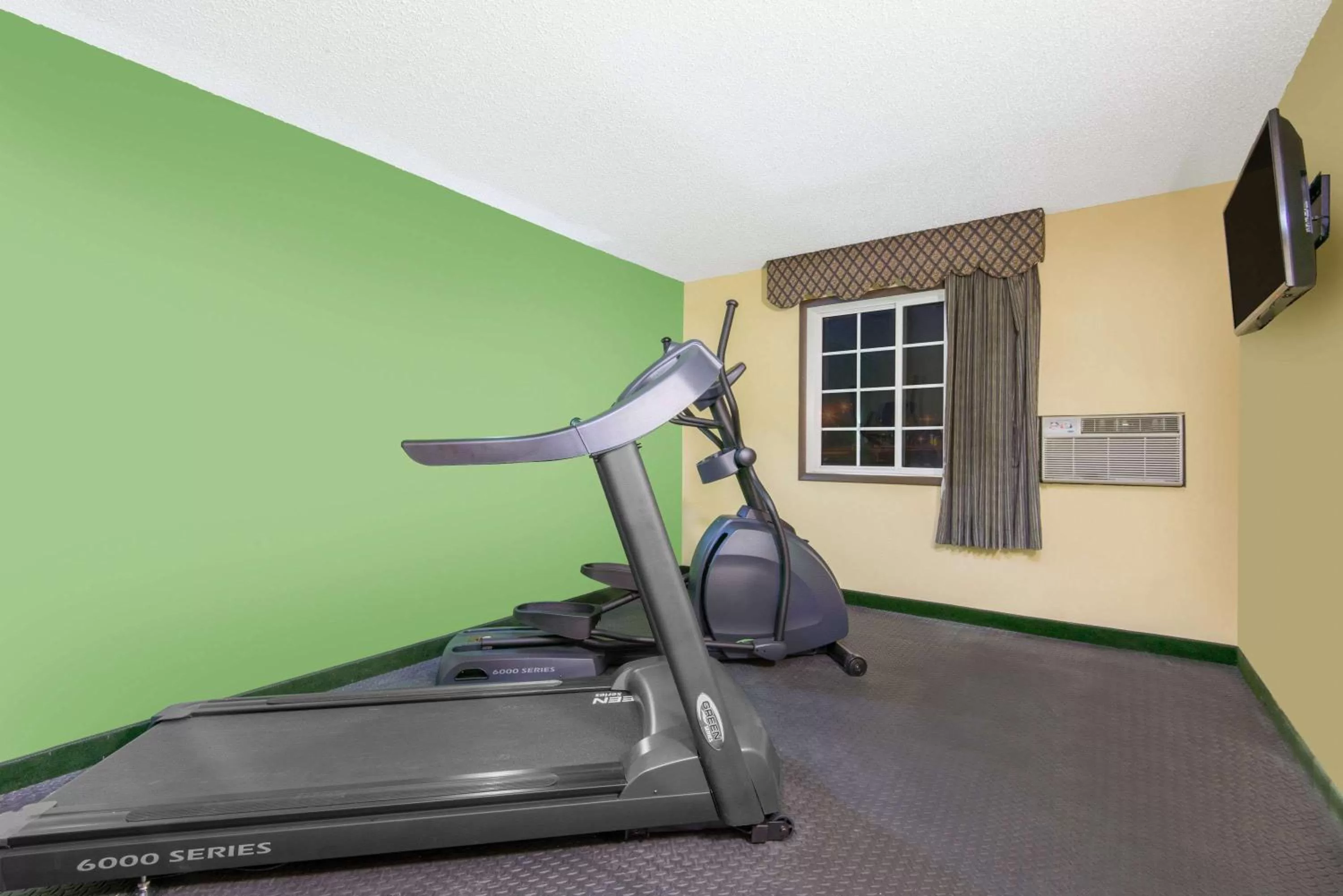 Fitness centre/facilities in Days Inn by Wyndham Great Bend