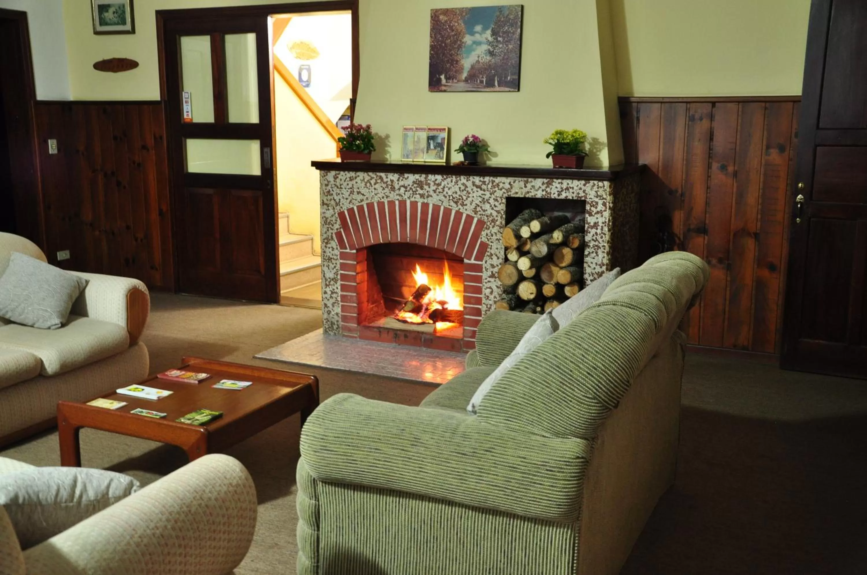 Communal lounge/ TV room, Seating Area in Pousada Curumi