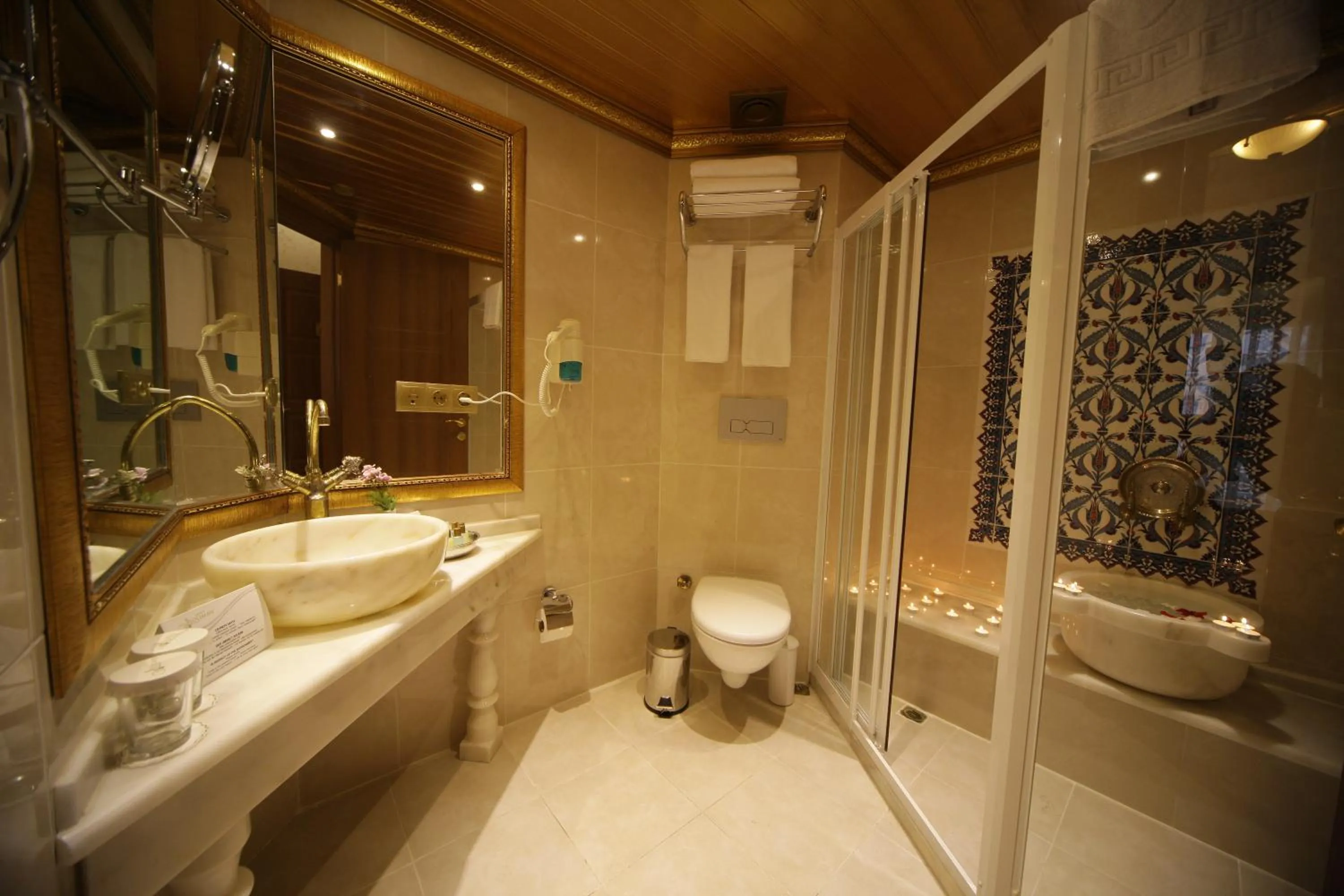 Bathroom in Marmara Deluxe Hotel