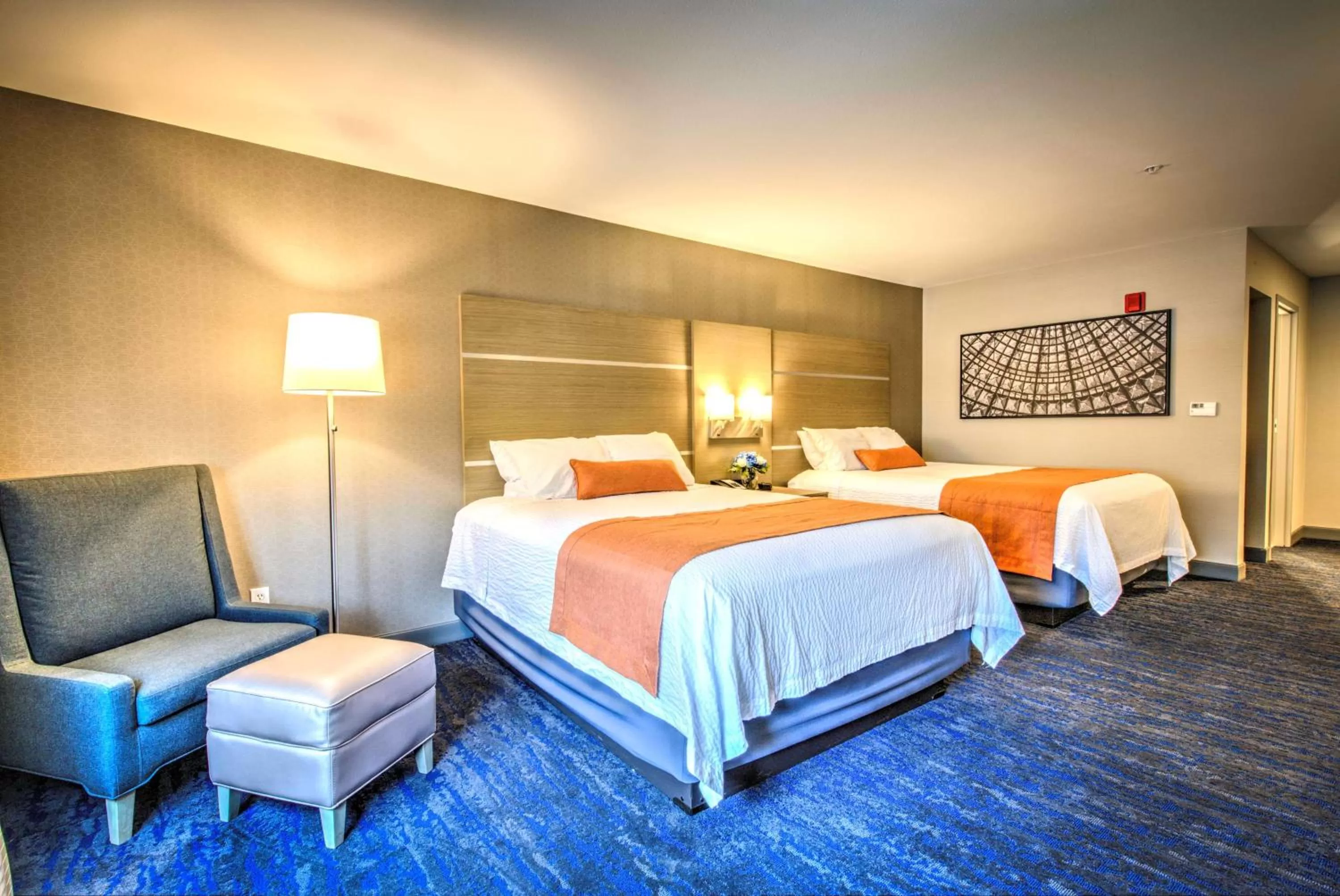 Bedroom, Bed in Best Western Plus Media Center Inn & Suites