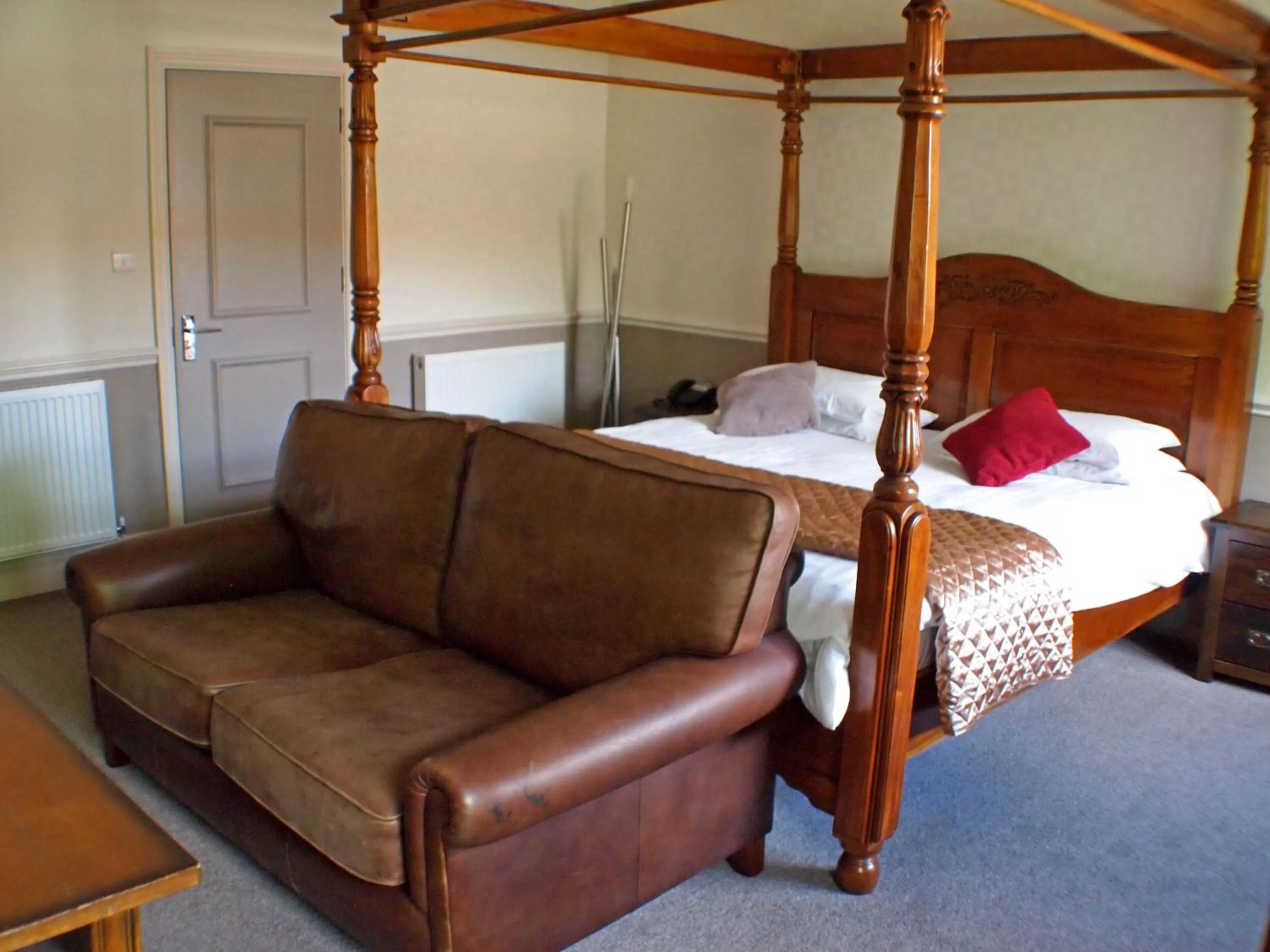 Bedroom, Bed in York House Hotel