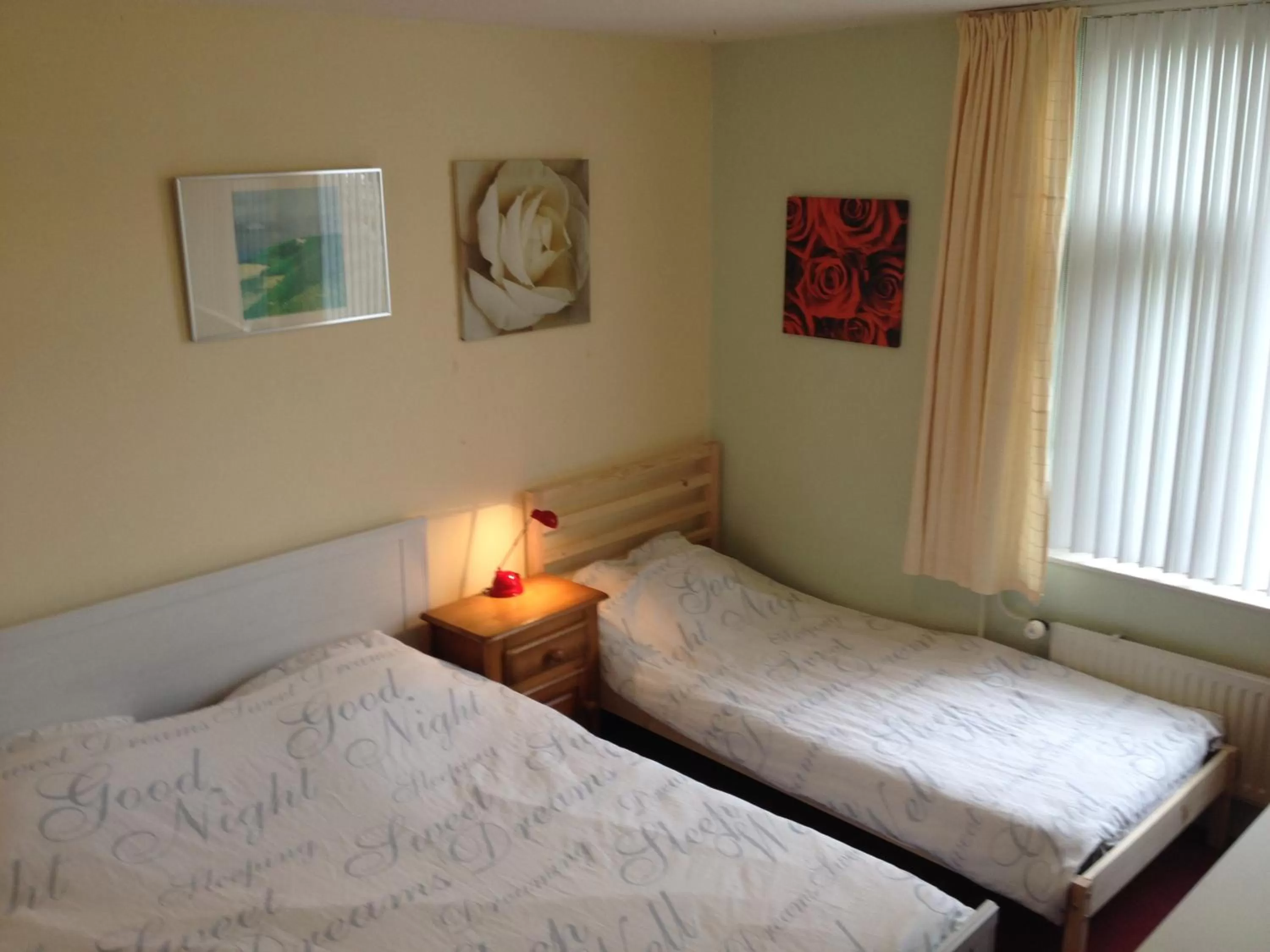 Bed in Wim's Place Schiphol Amsterdam Airport