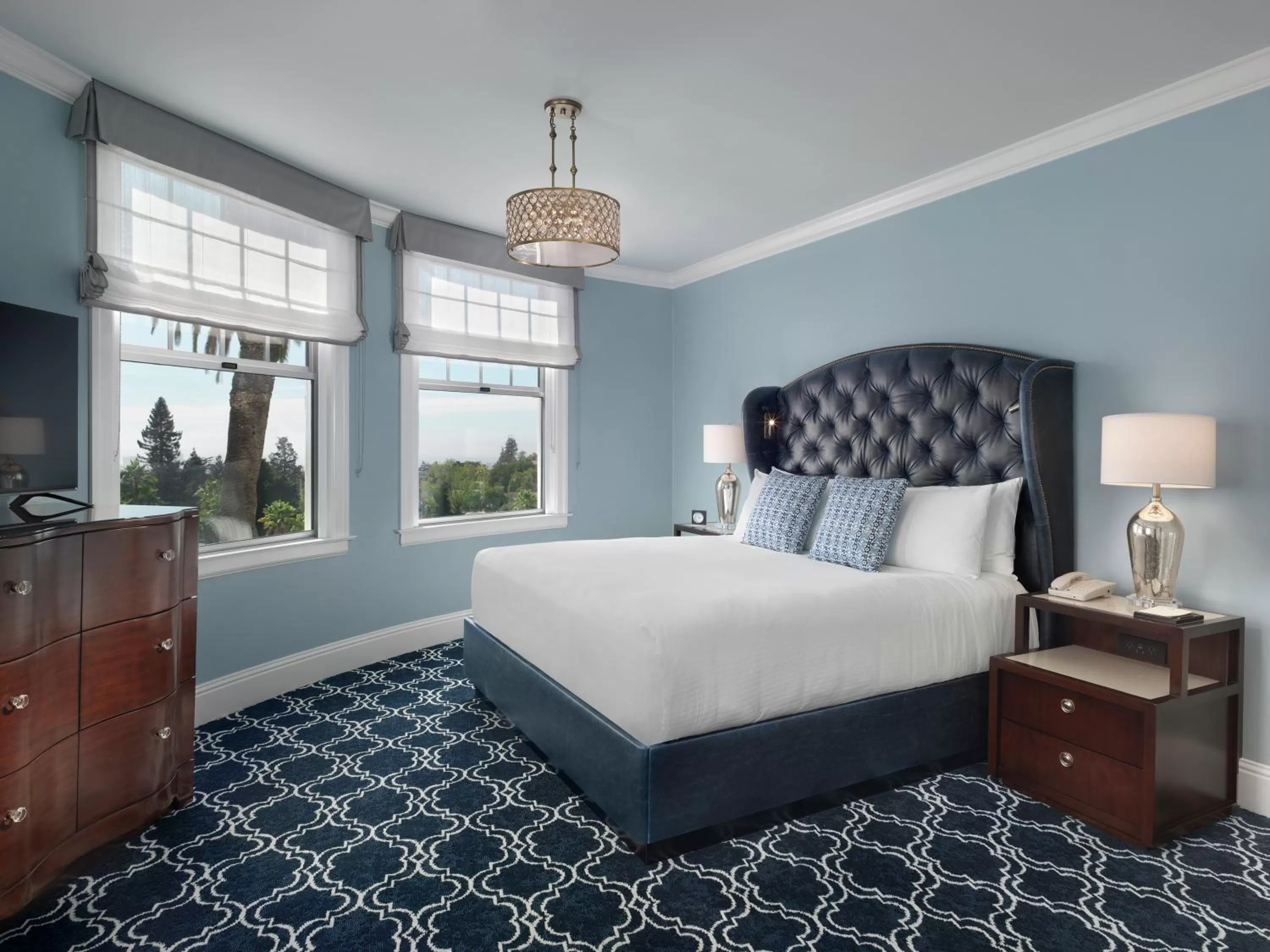 Bedroom, Bed in Claremont Resort & Club