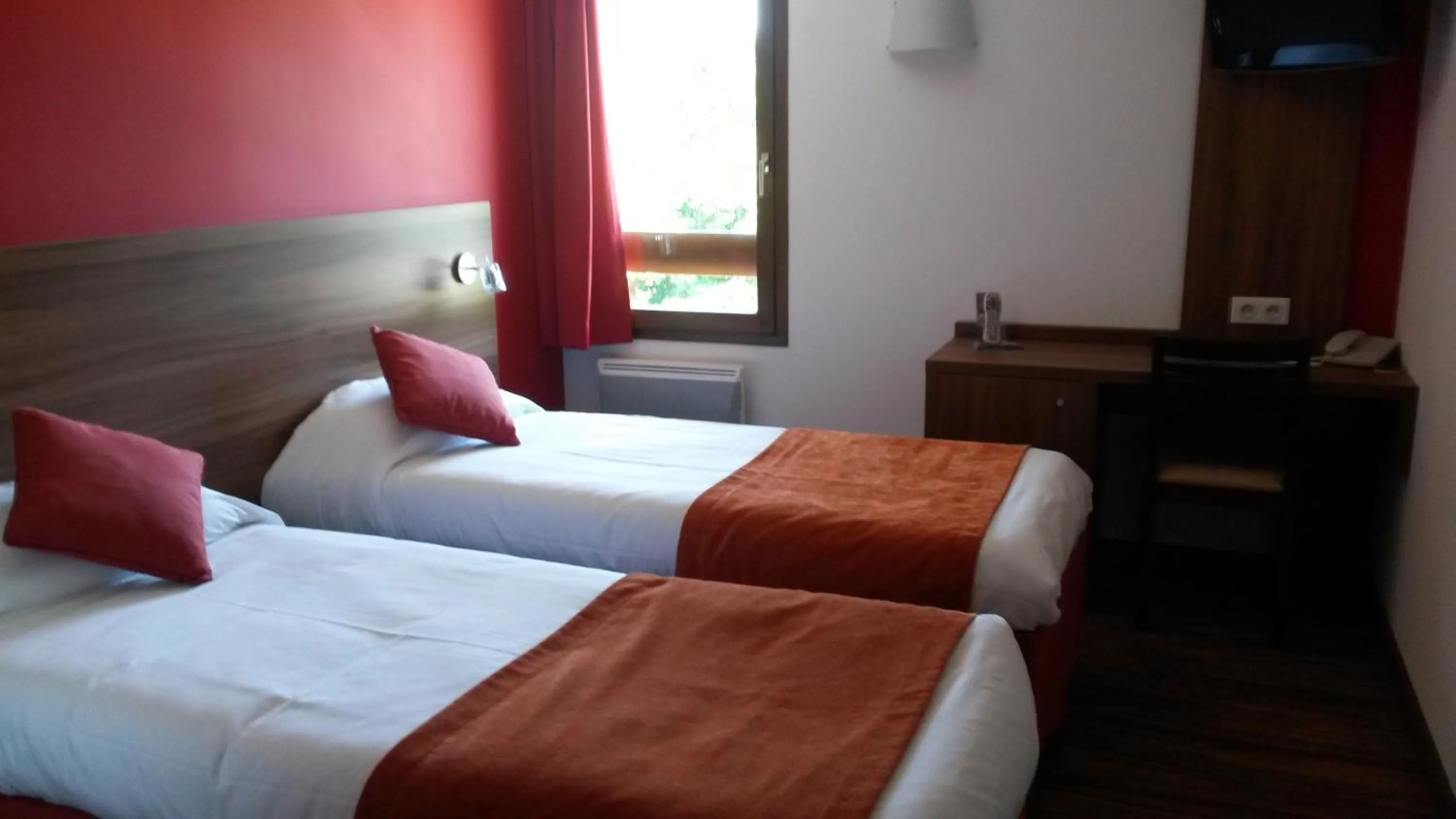 Bedroom, Bed in La Clé Des Champs