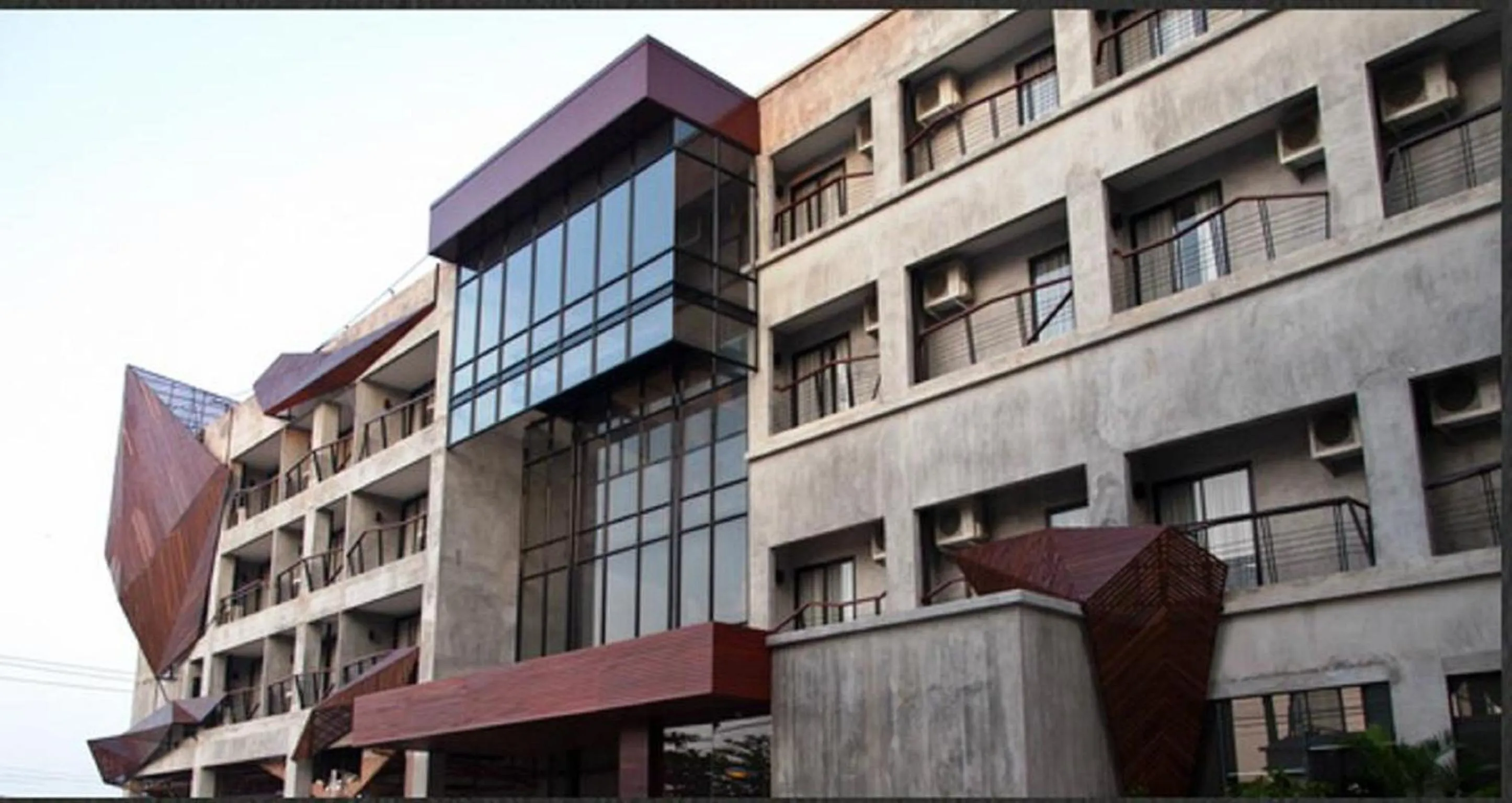 Facade/entrance in The Now Hotel - SHA Extra Plus