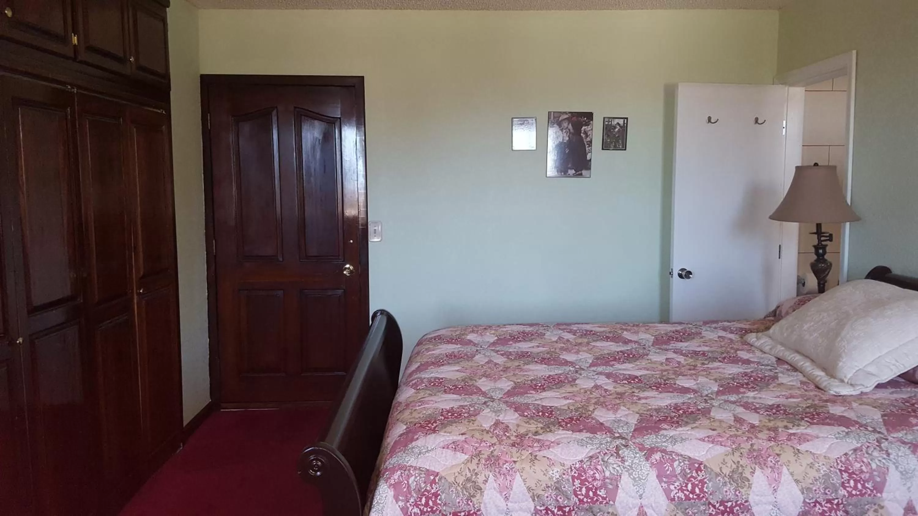 Photo of the whole room, Bed in Playa Hermosa Inn at the beach