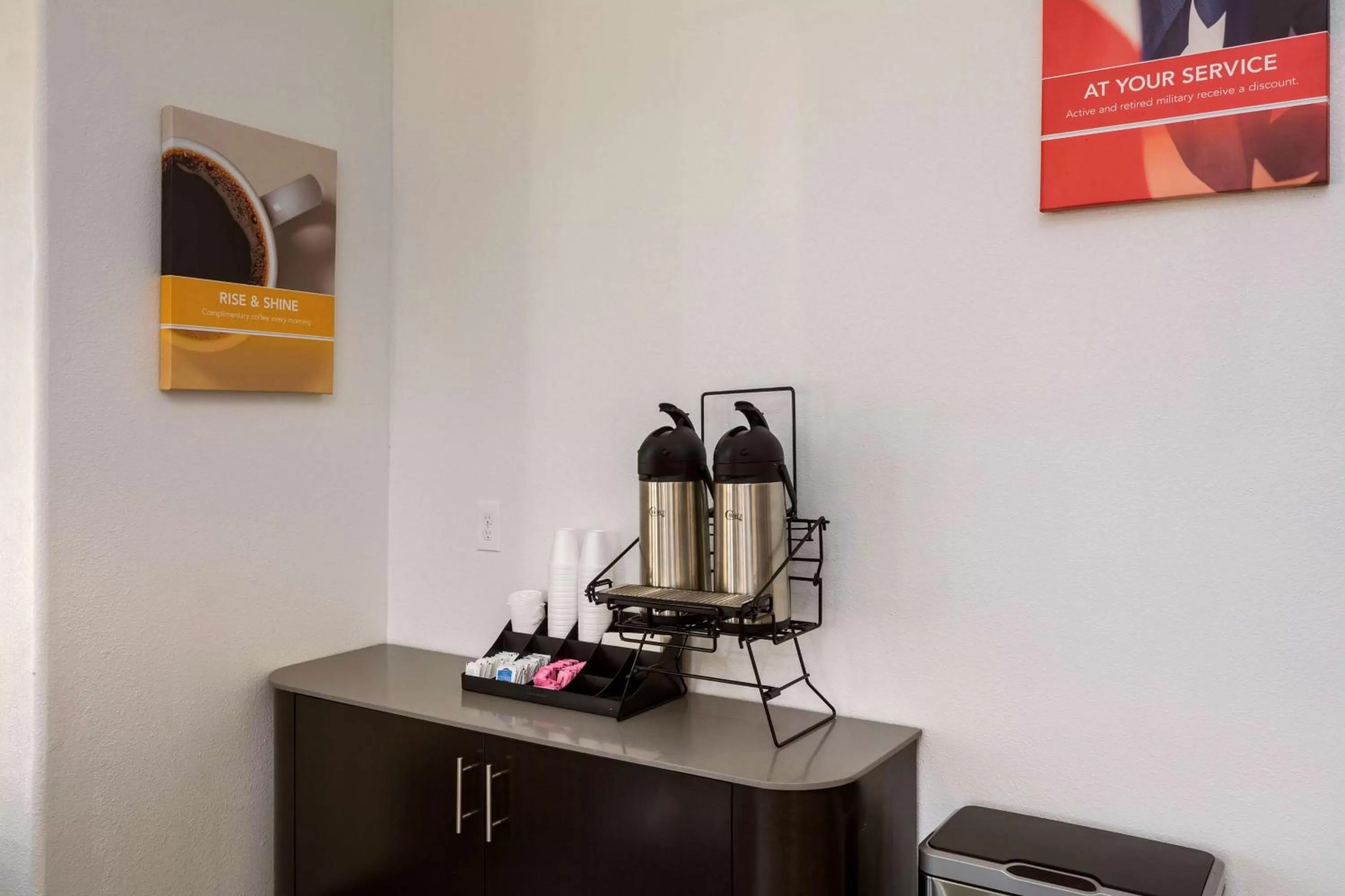 Coffee/tea facilities in Motel 6-Freeport, TX