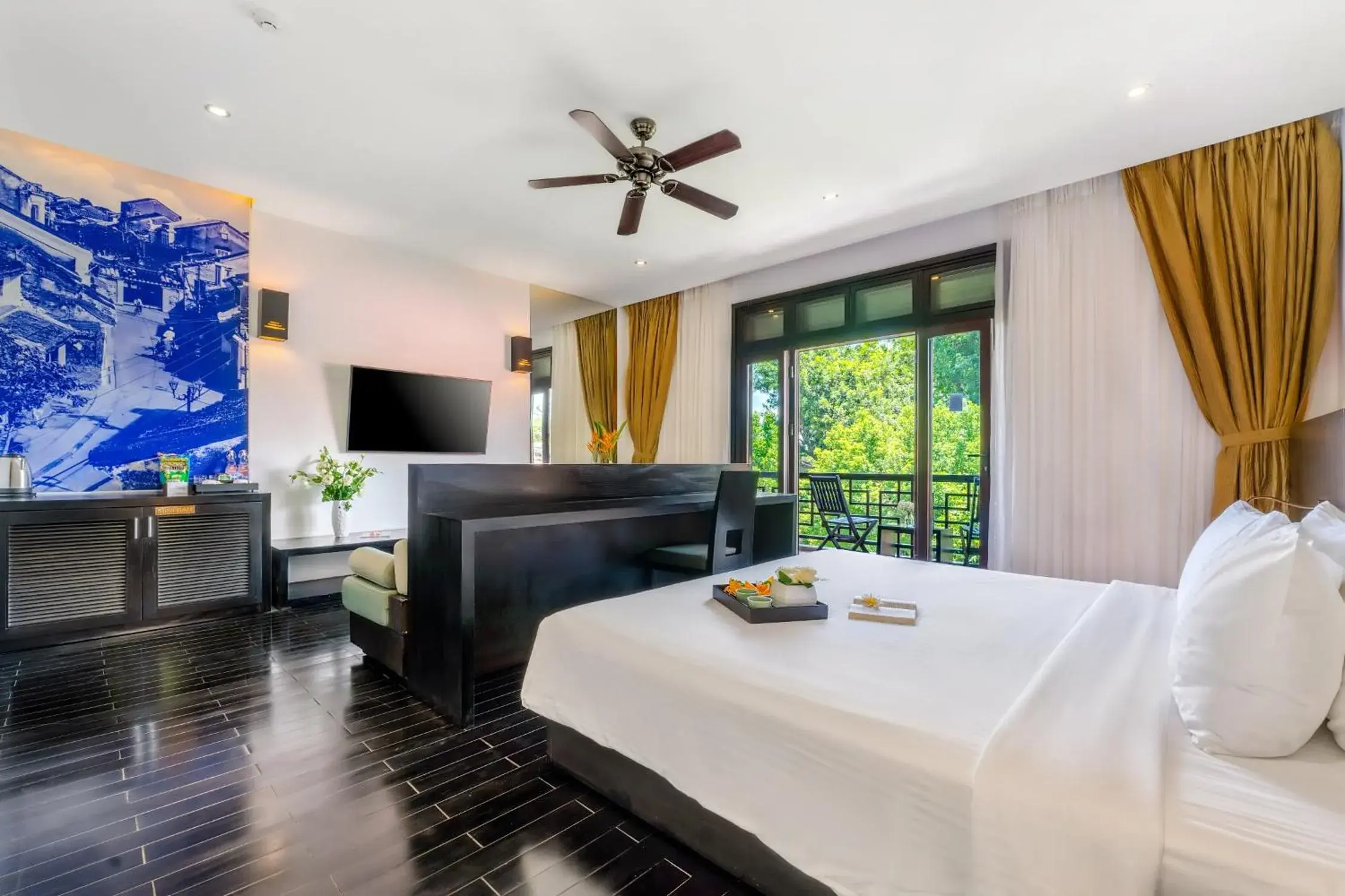 Suite with Balcony Garden/Pool View in HOI AN HISTORIC HOTEL Suite with Balcony Garden/Pool View in HOI AN HISTORIC HOTEL