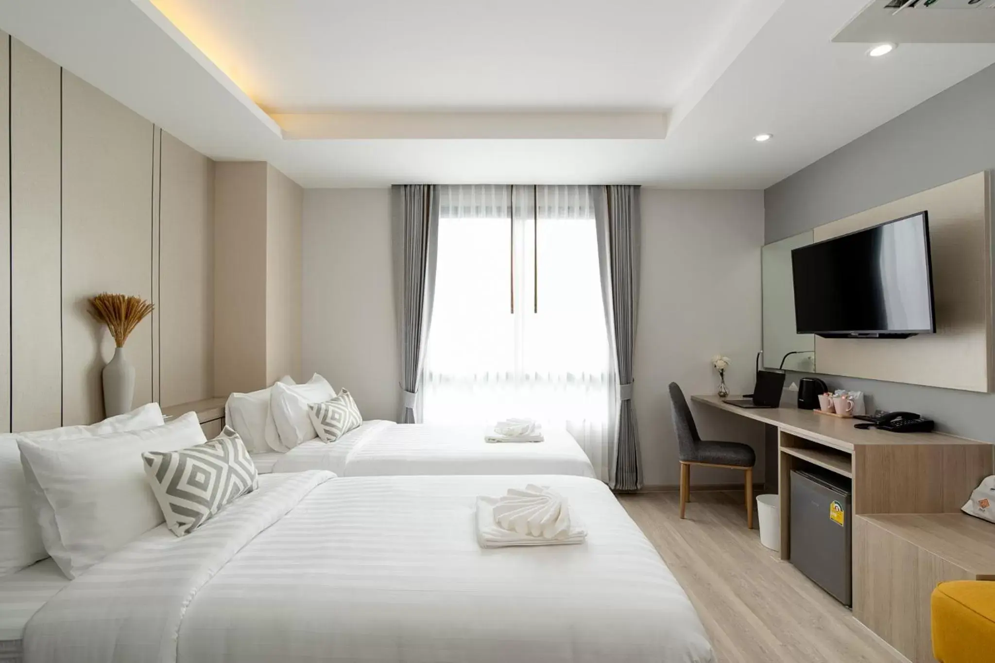 Standard Twin Room in The Riski Hotel at Bangphlat Station SHA Standard Twin Room in The Riski Hotel at Bangphlat Station SHA