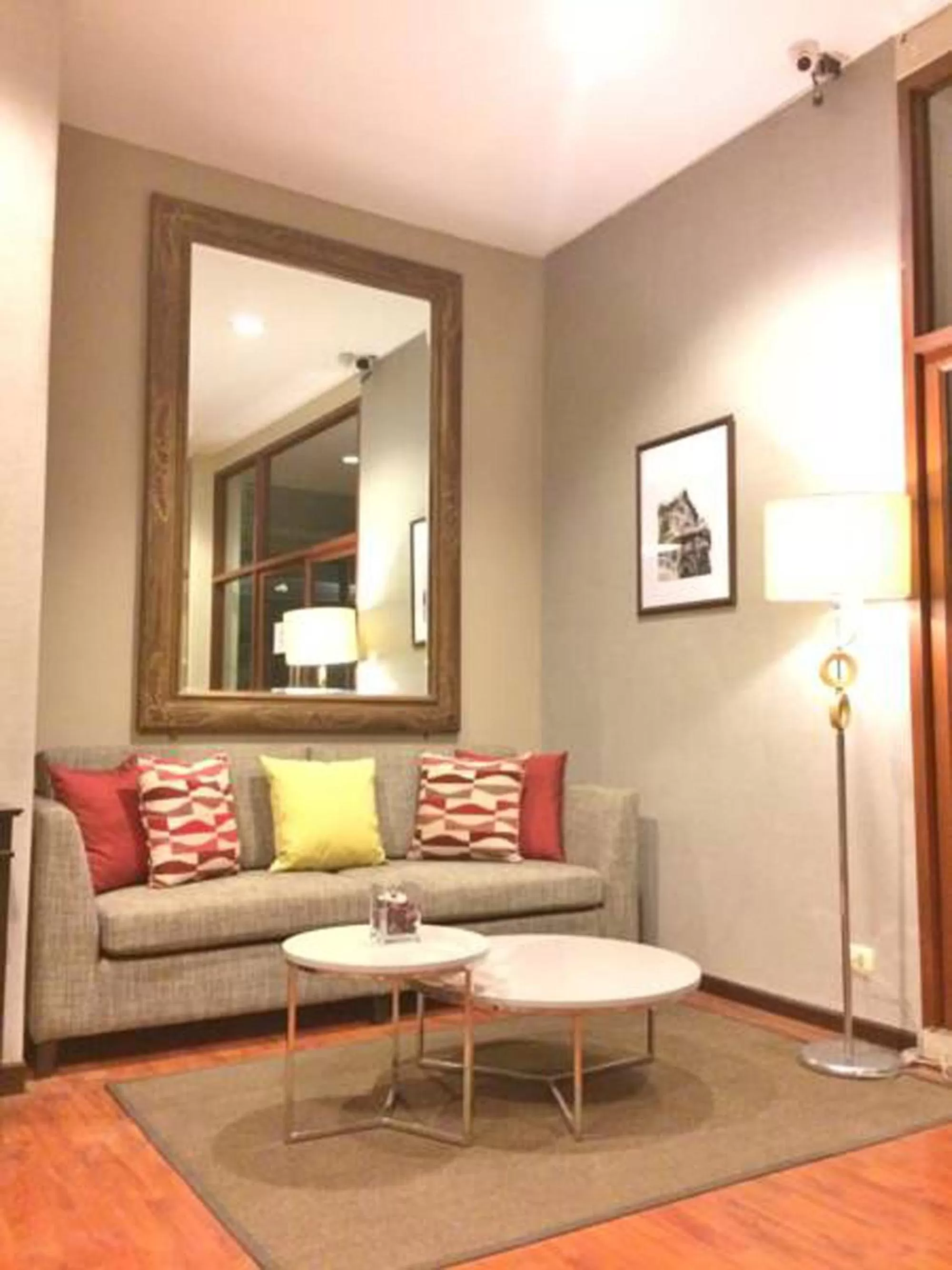 Communal lounge/ TV room in Asoke Residence Sukhumvit by UHG