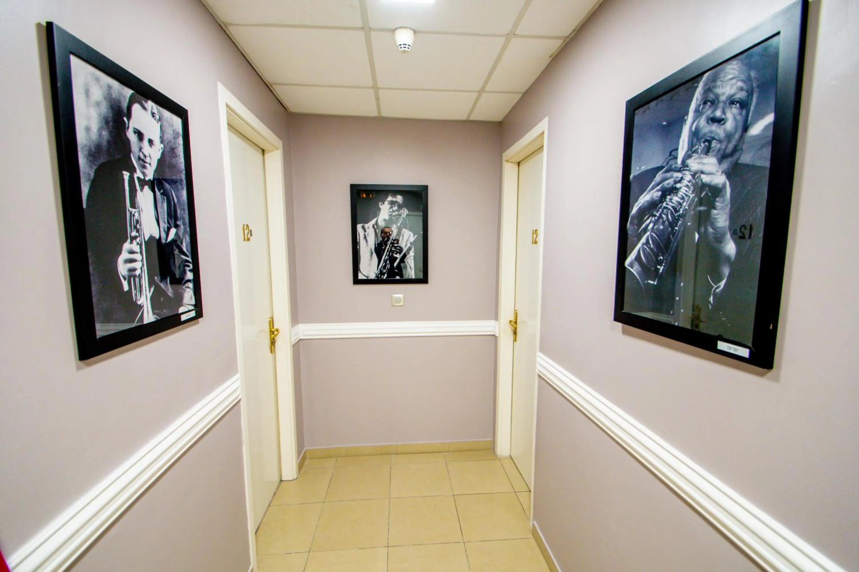 Decorative detail in Hôtel Parisien