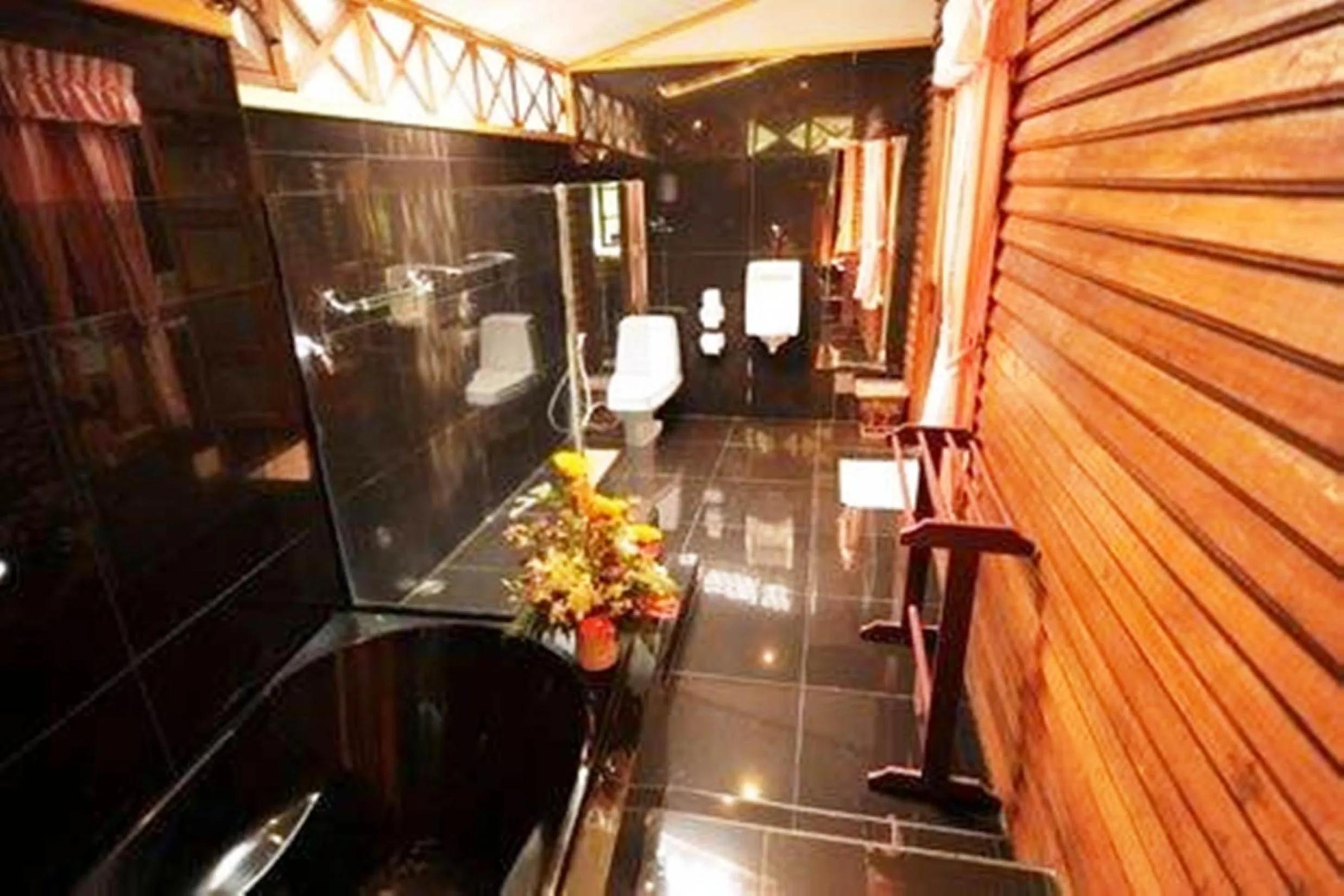 Bathroom in Chaweng Resort