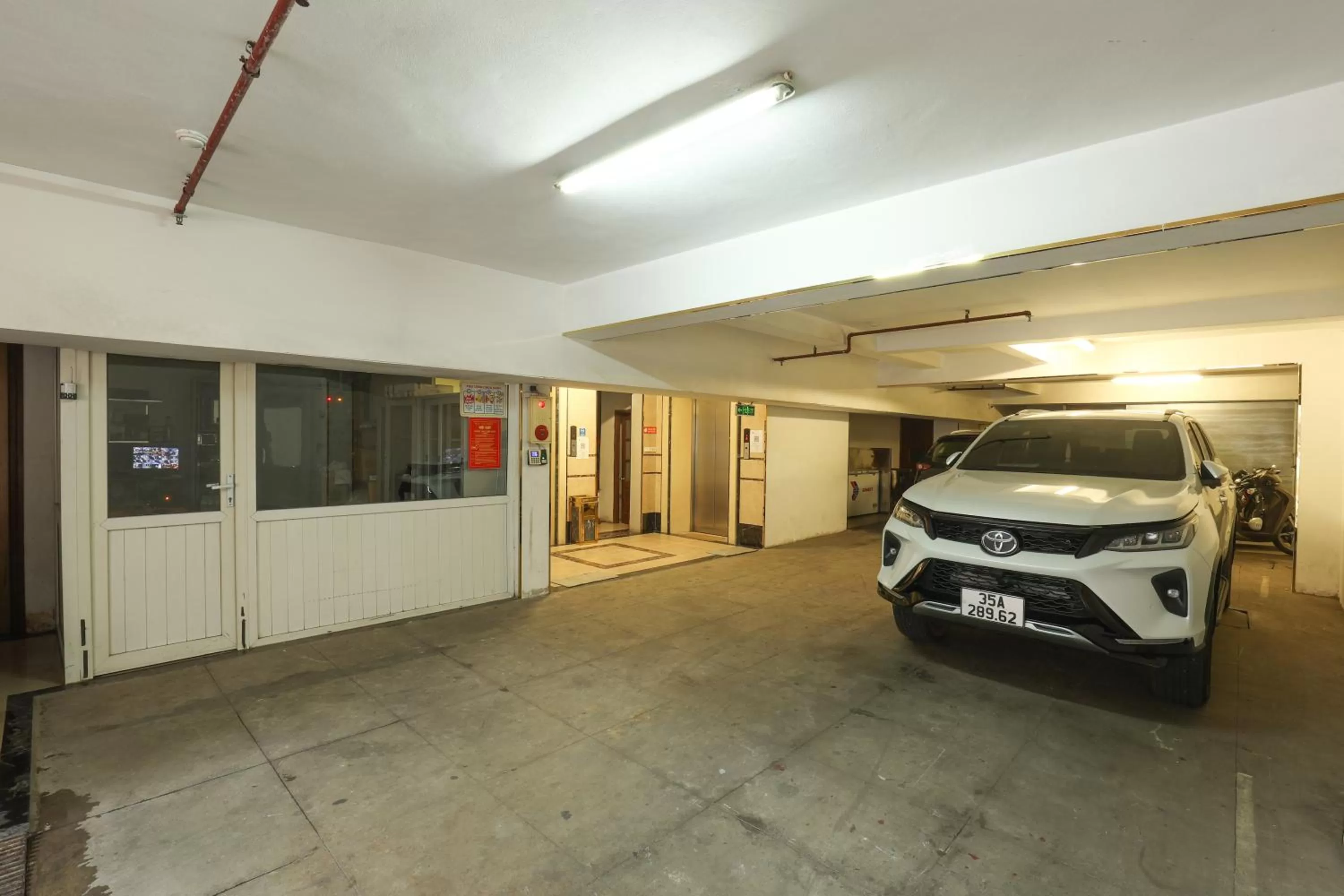 Parking in Gallant Hotel