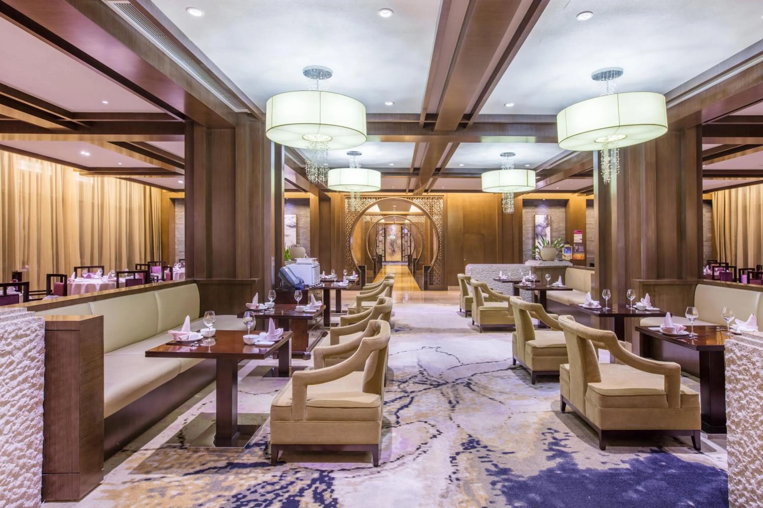 Restaurant/places to eat in Crowne Plaza Huangshan Yucheng by IHG