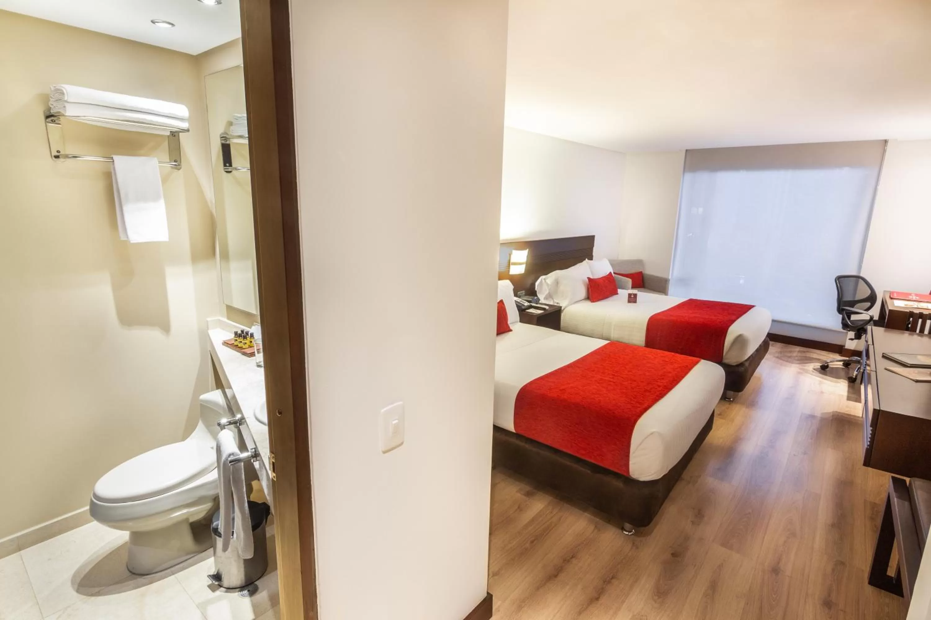 Bed in Best Western Plus 93 Park Hotel