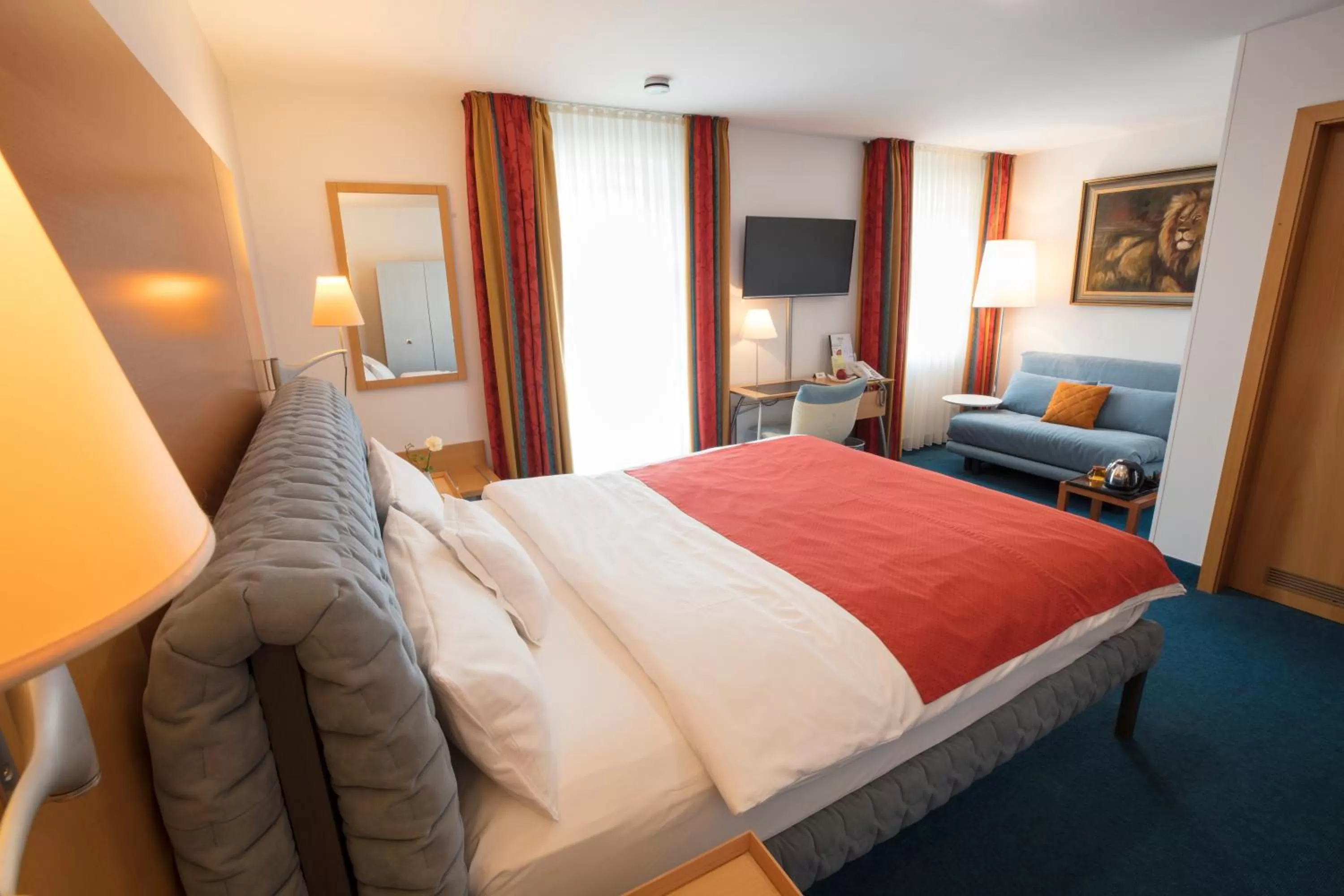 Photo of the whole room, Bed in Design Hotel Zollamt