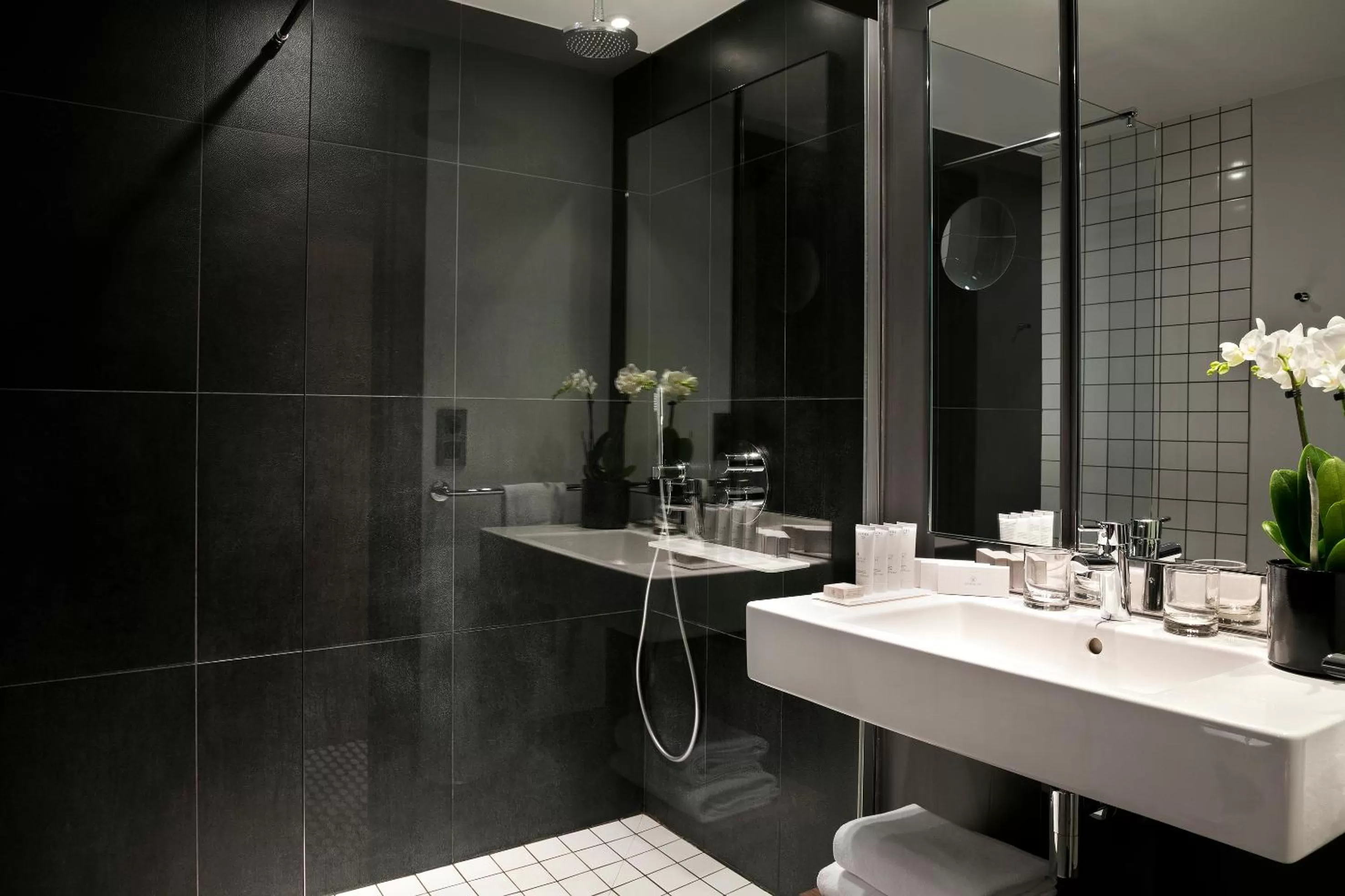 Bathroom in Melia Paris La Defense