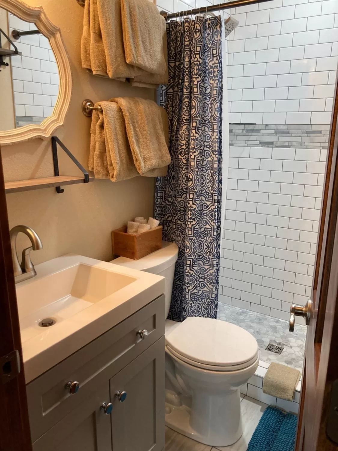 Shower in All Seasons Treehouse Village